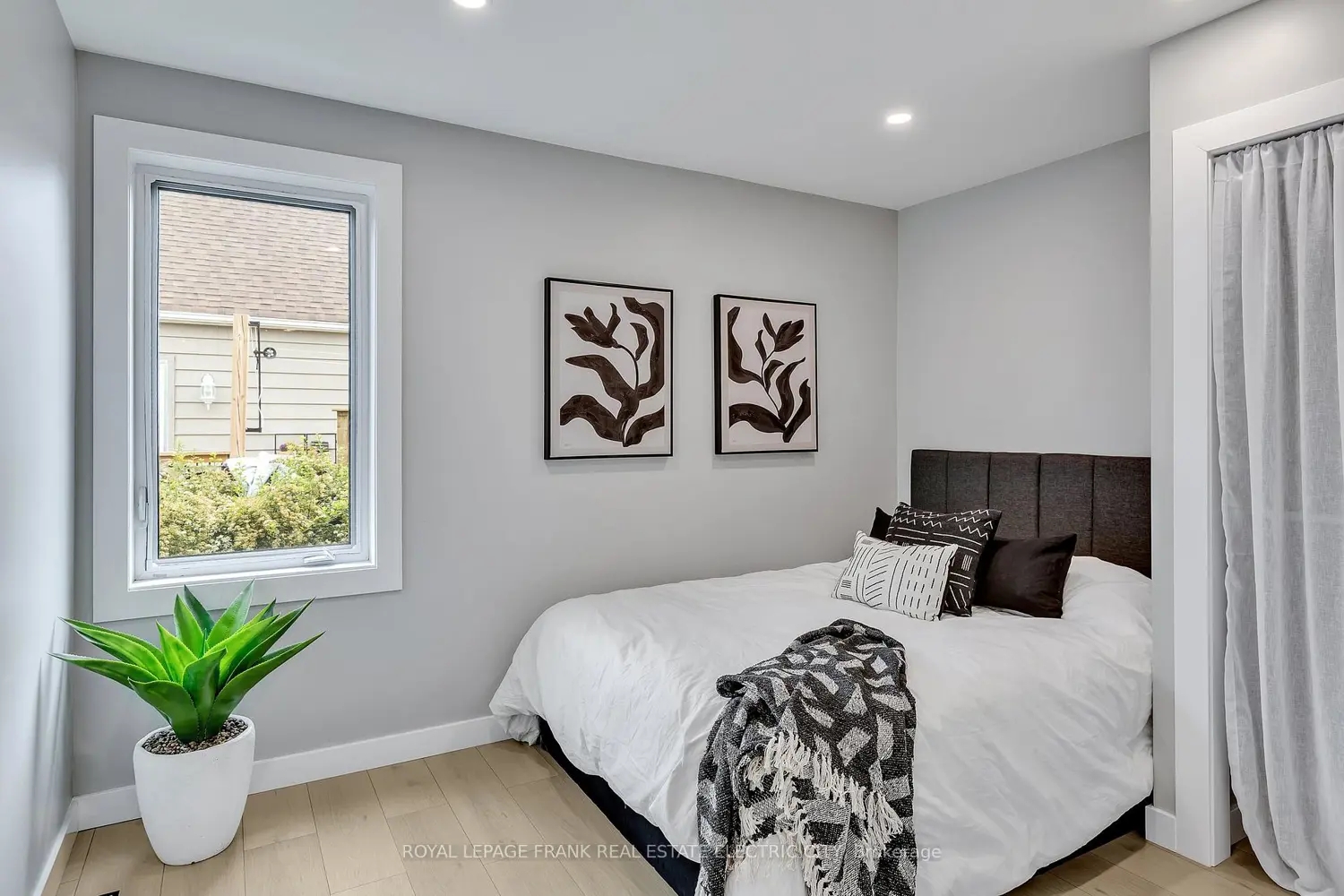 Additional image 6 of 547 Rose Avenue