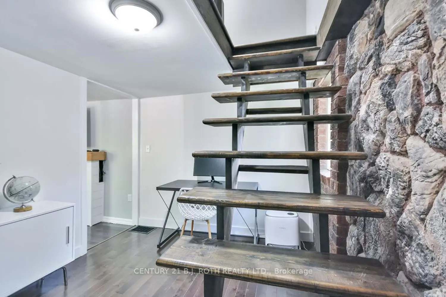 3407 Bayou Road photo 2