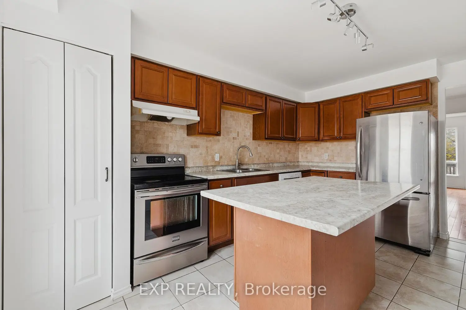 55 Dovercliffe Road photo 5
