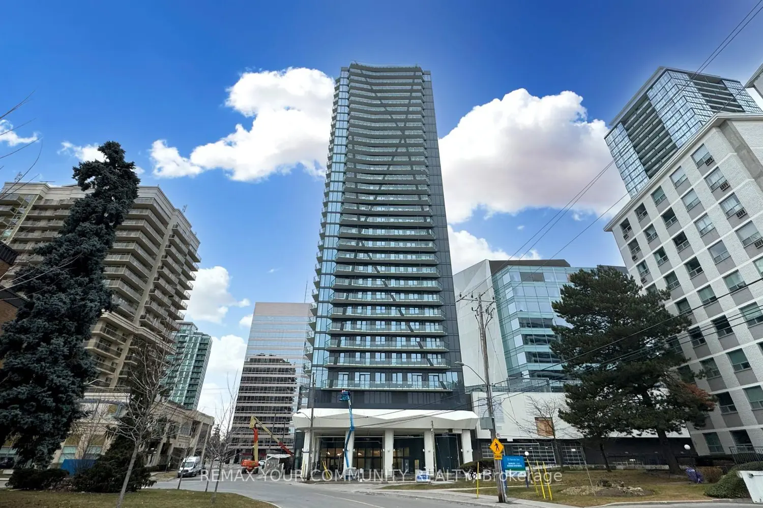15 Ellerslie Avenue 1403