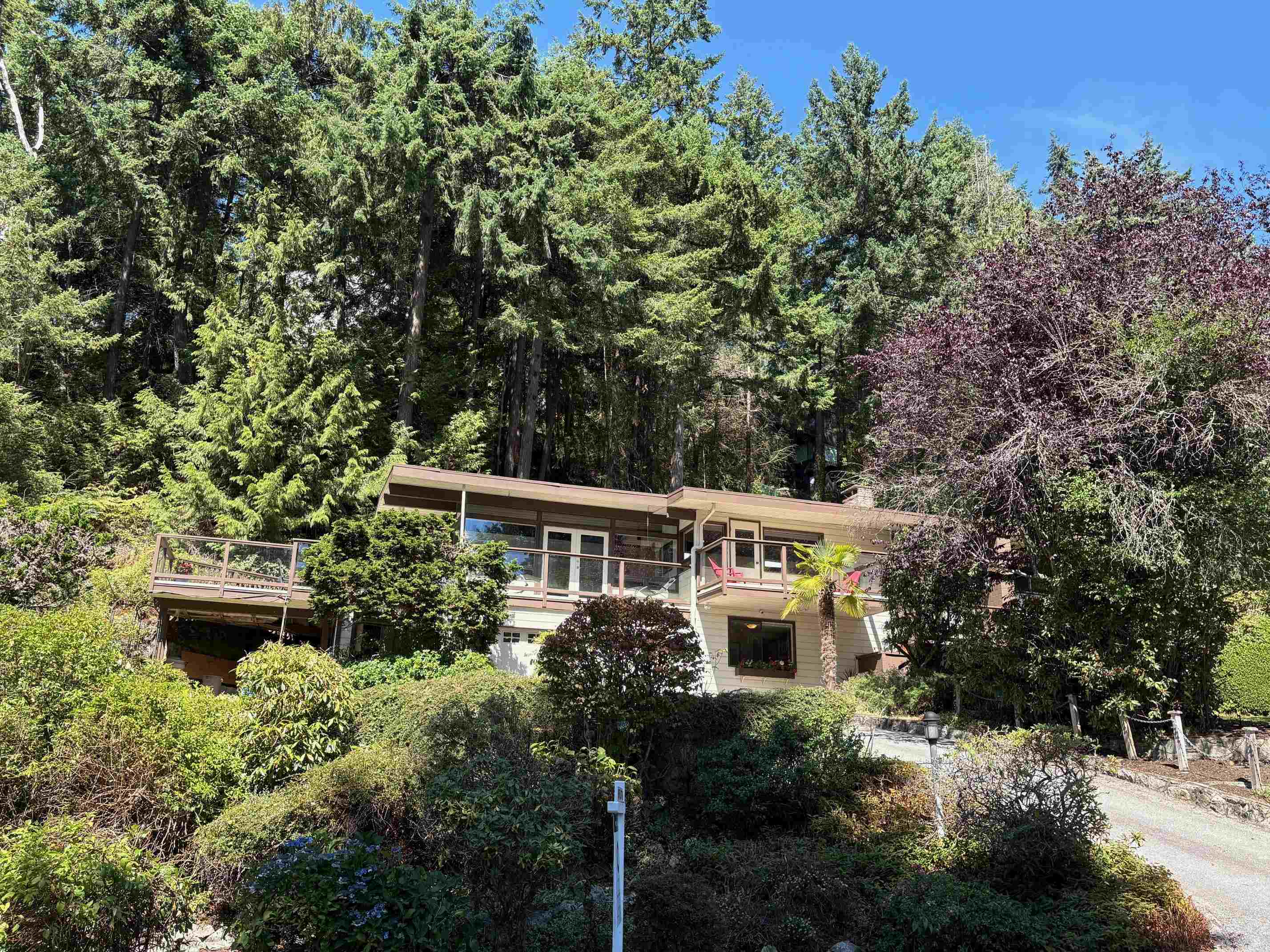 5651 Westhaven Road, West Vancouver, BC, V7W 1T5 photo 2