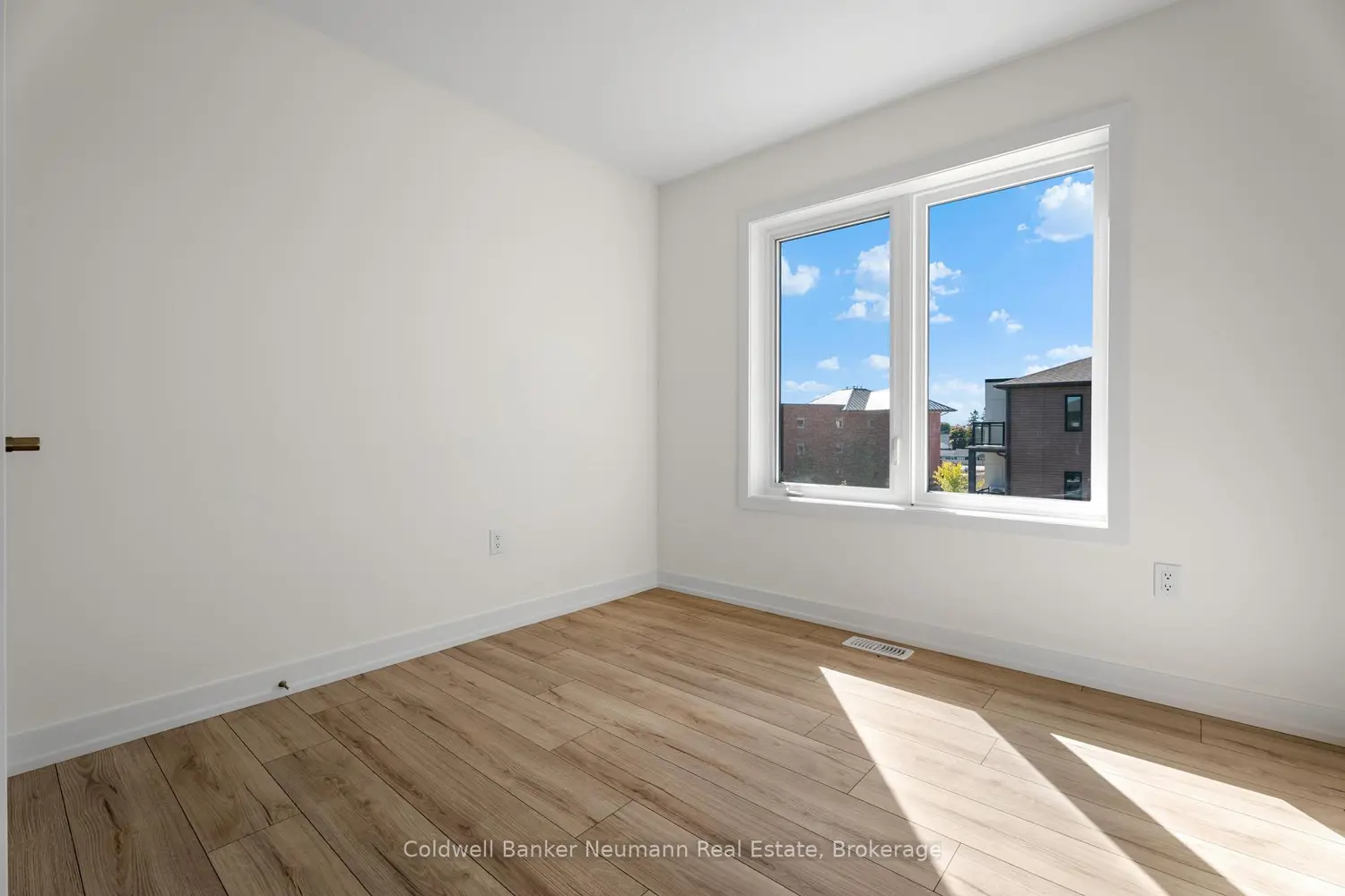 Additional image 17 of 940 St David Street 51