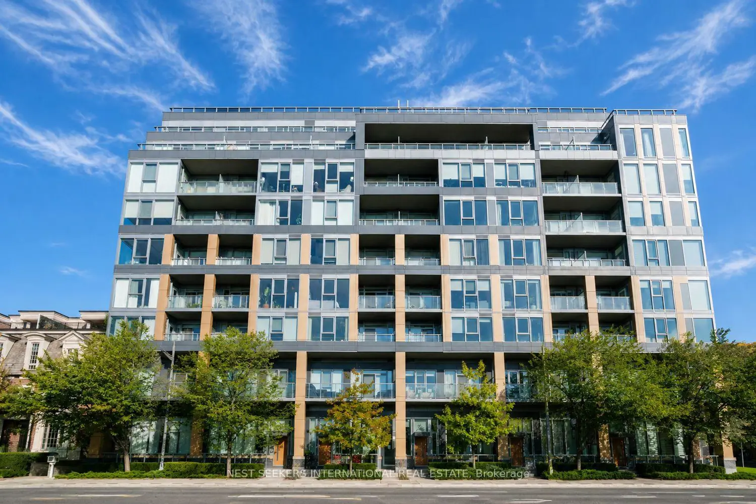 6 Parkwood Avenue 303