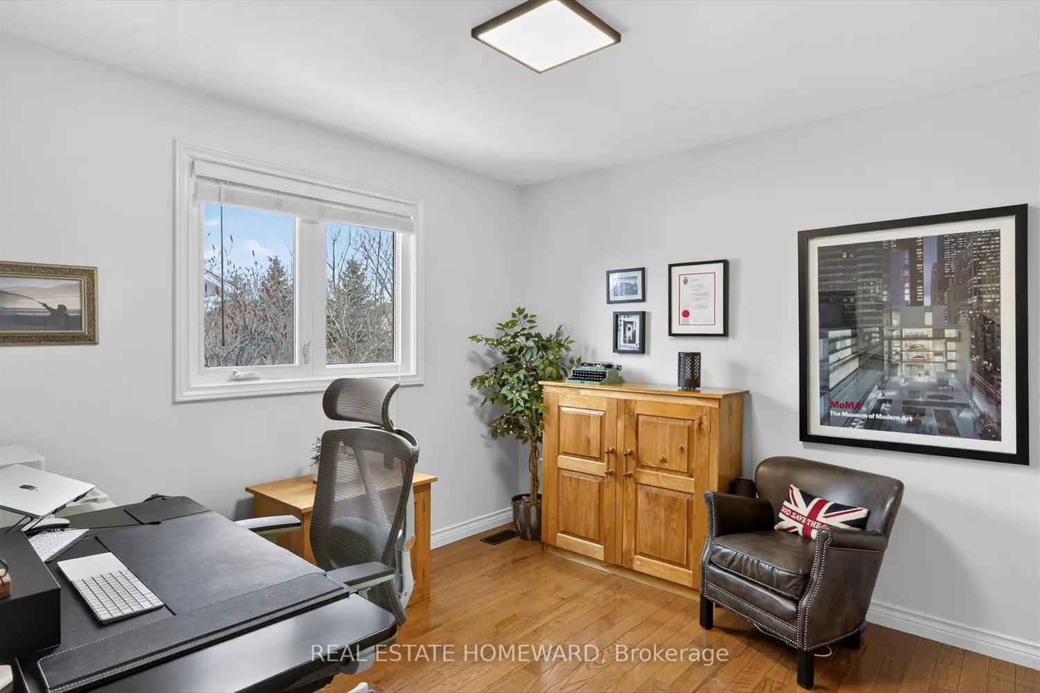 Additional image 16 of 1530 Scollard Crescent