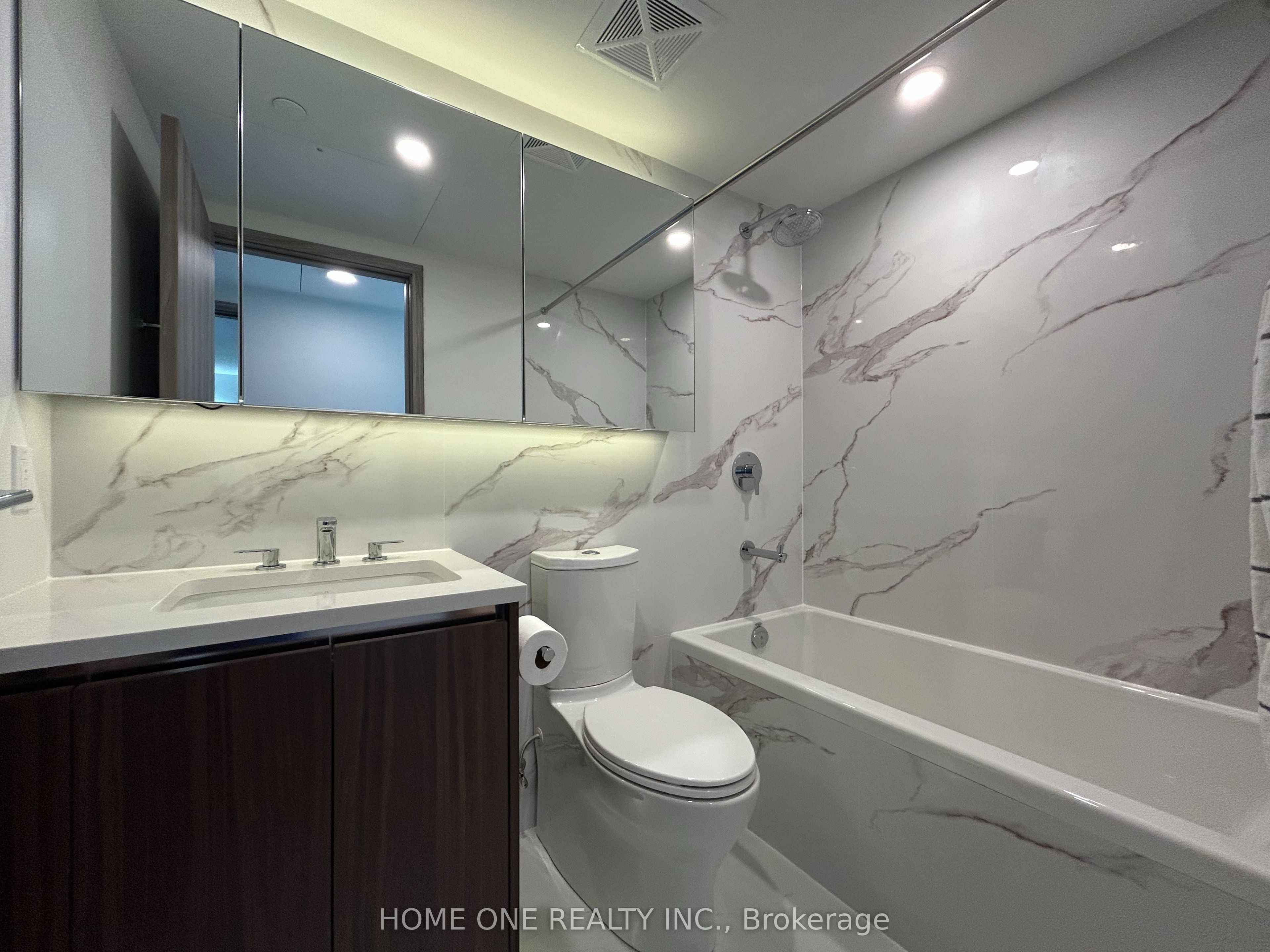 Additional image 4 of 6207-3 Concord Cityplace Way, Toronto, ON, M5V 0X4