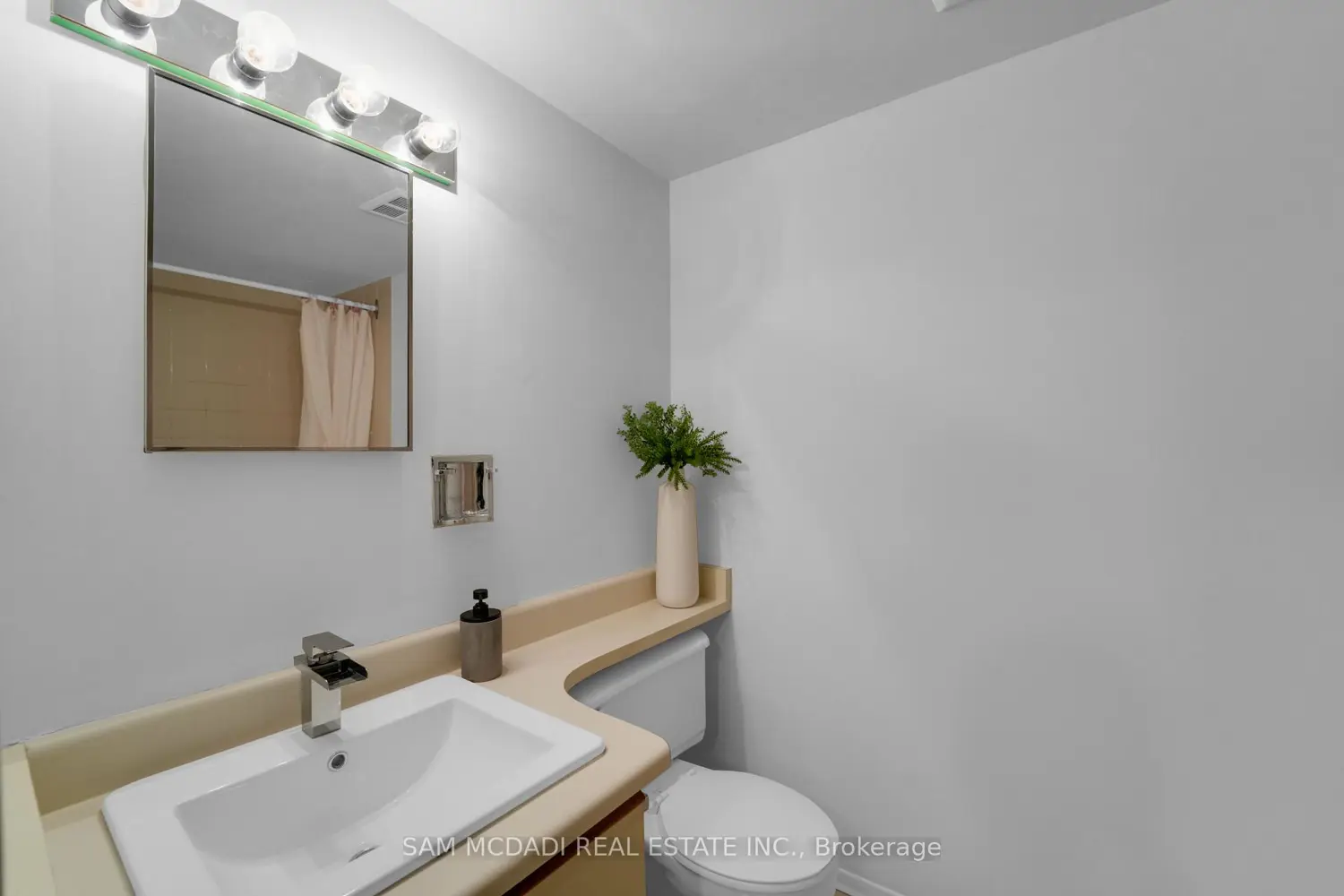 Additional image 10 of 117 Gerrard Street 613