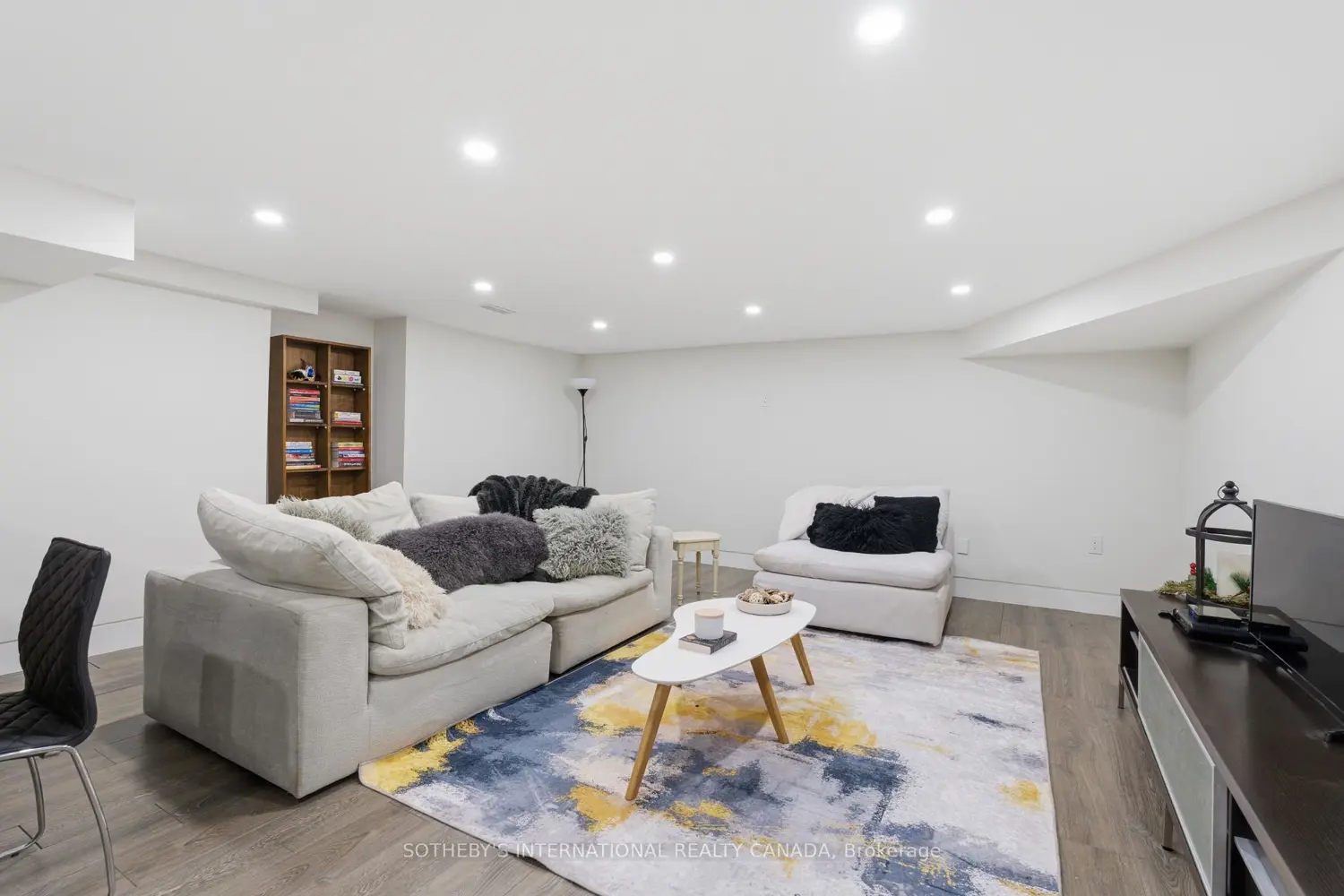 Additional image 14 of 5481 Middleport Crescent