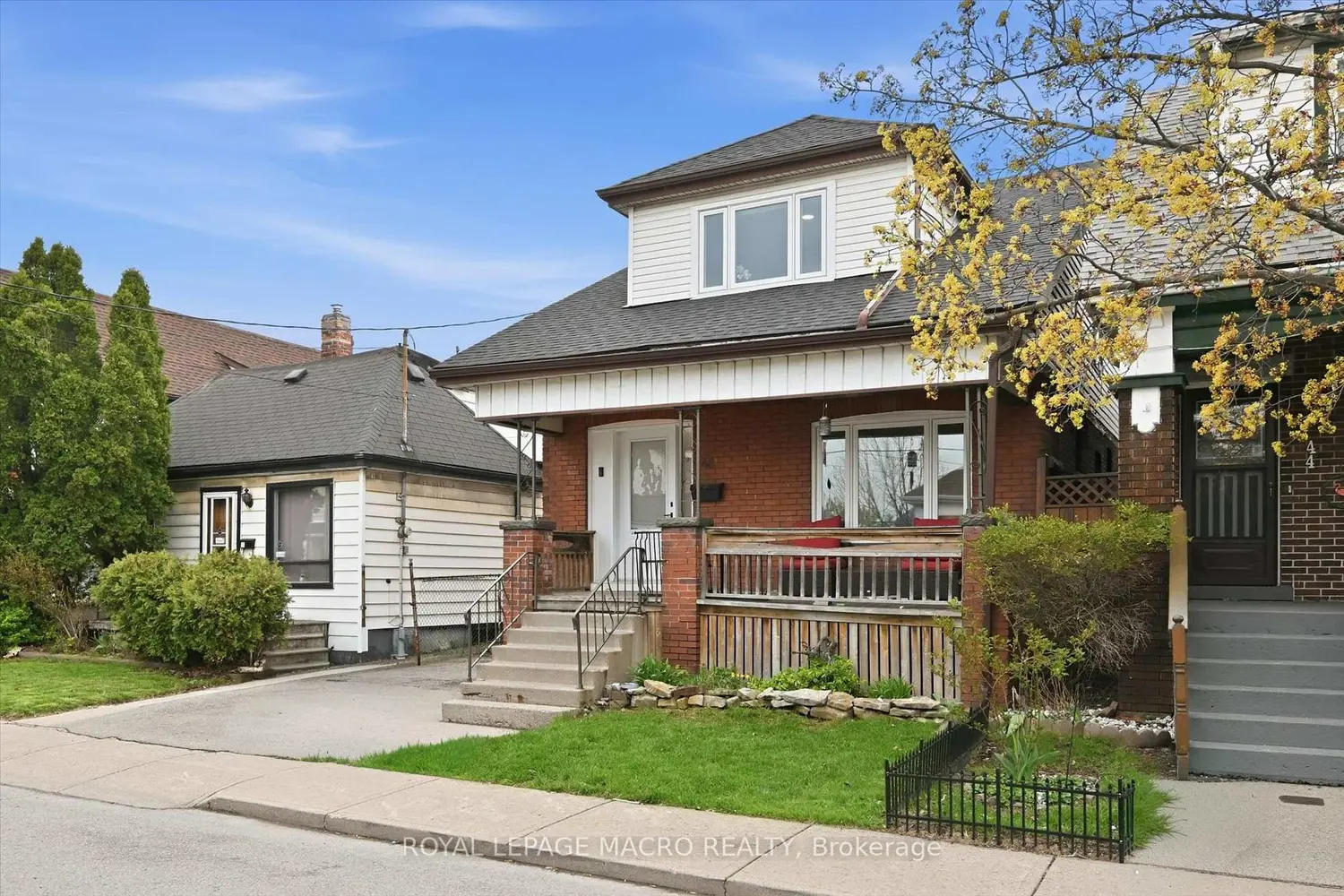 46 Mayflower Avenue