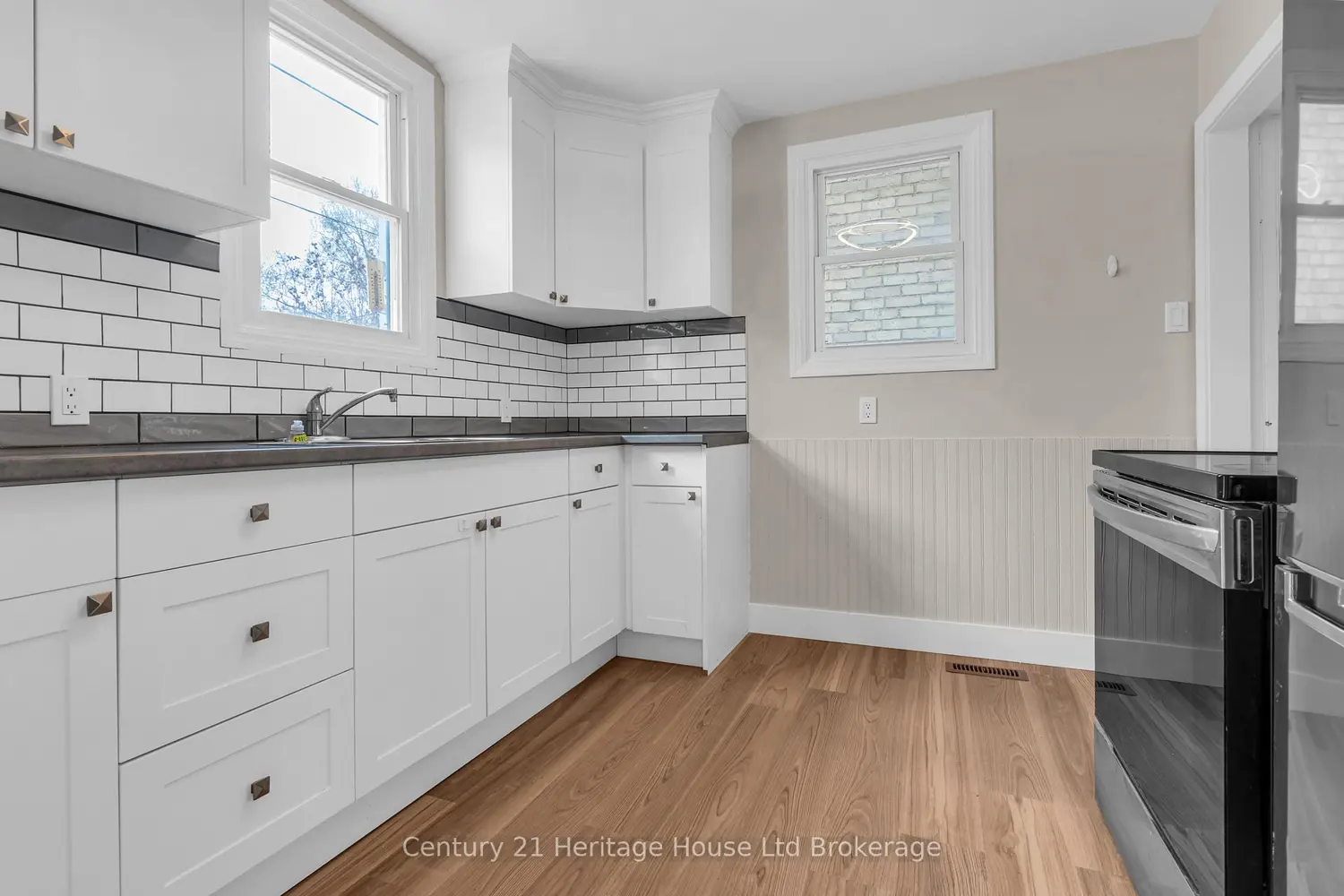 Additional image 3 of 1098 Frances Street
