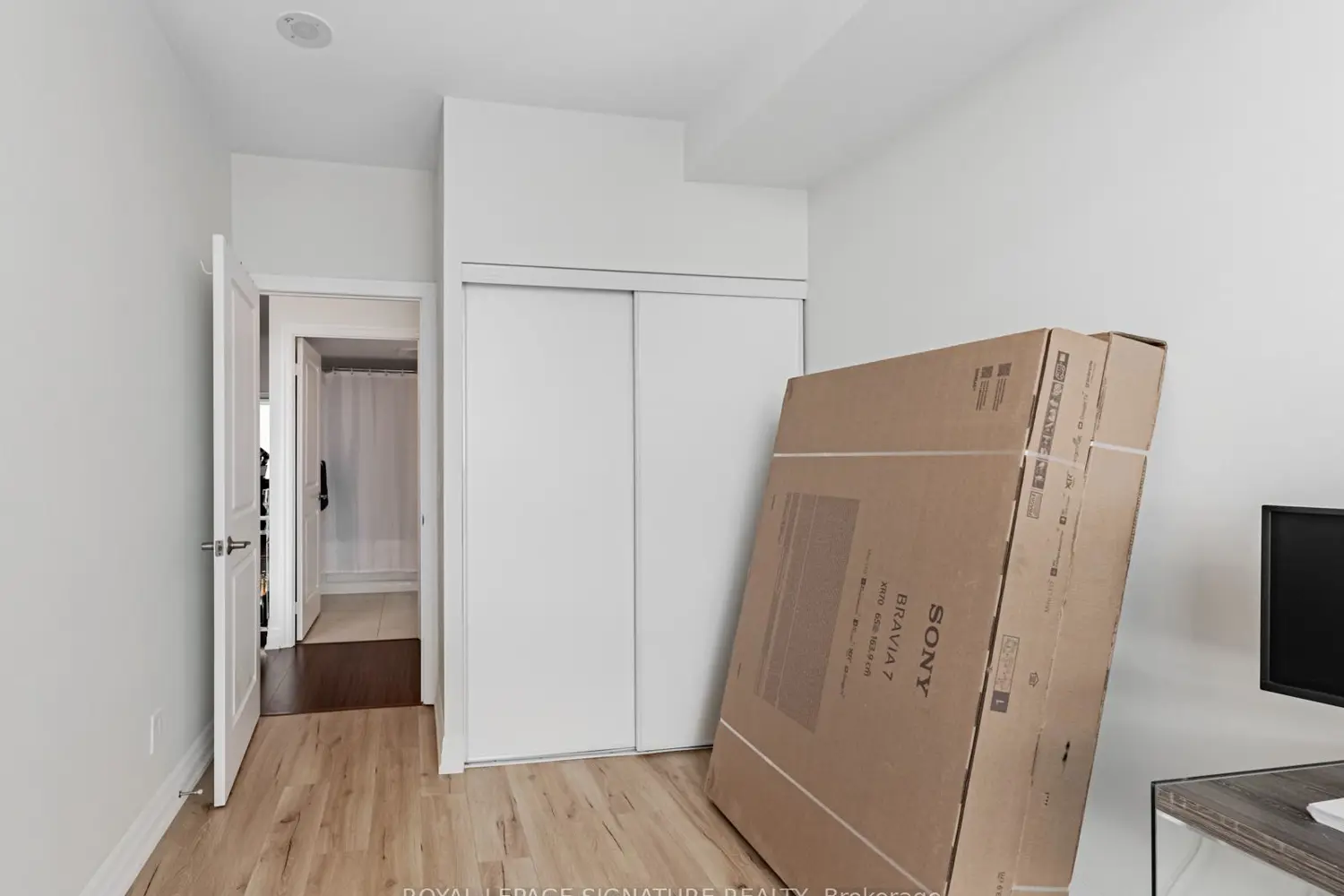 Additional image 10 of 500 St Clair Avenue 1607