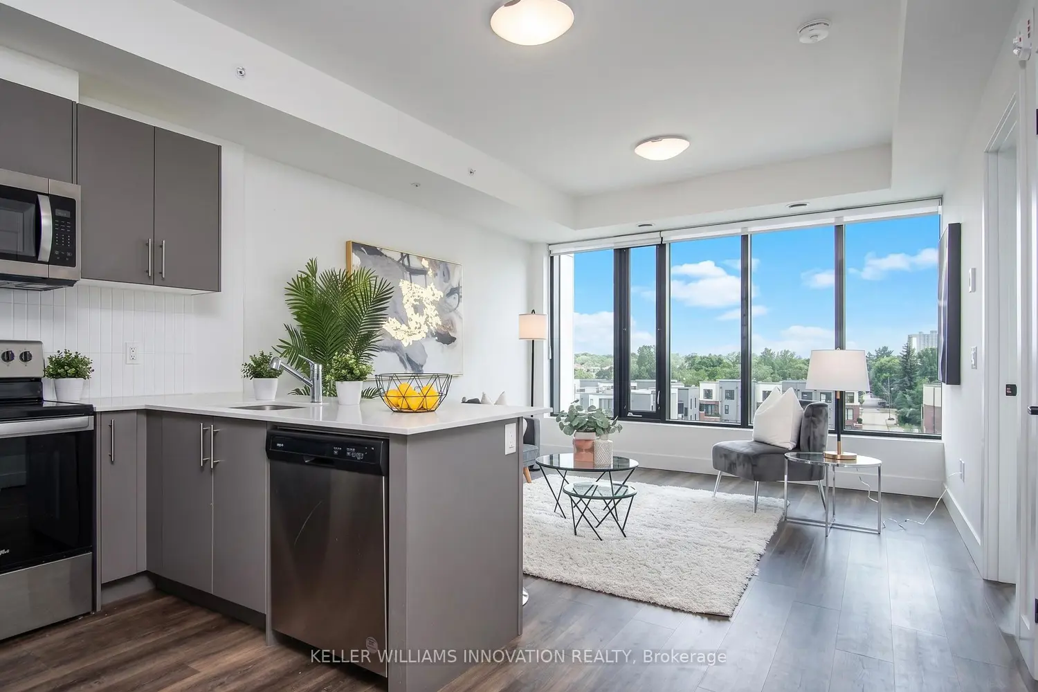 103 Roger Street 609 photo 5