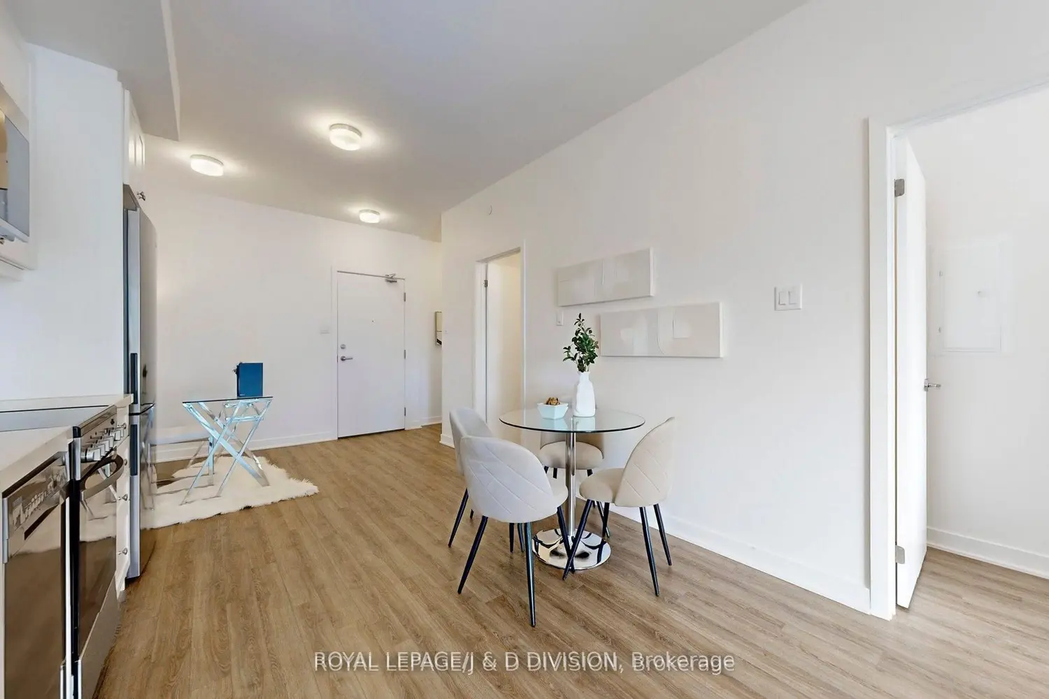 55 Clarington Boulevard 411 photo 5
