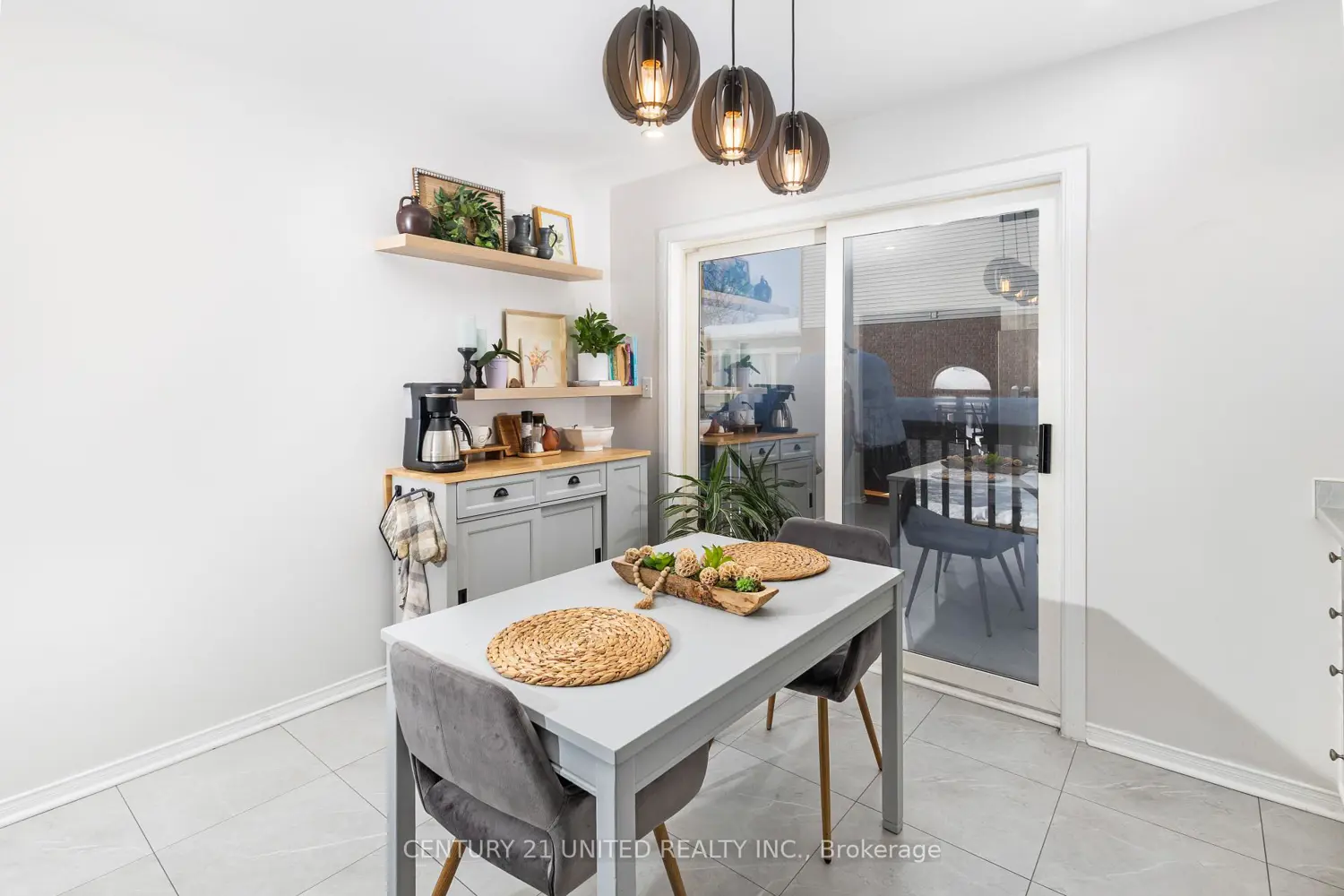 Additional image 5 of 1455 Glenforest Crescent