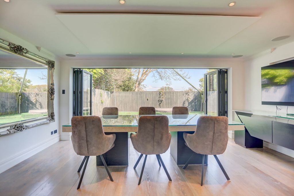Additional image 2 of 5 bed detached house to rentDyke Road Avenue, Brighton BN1
