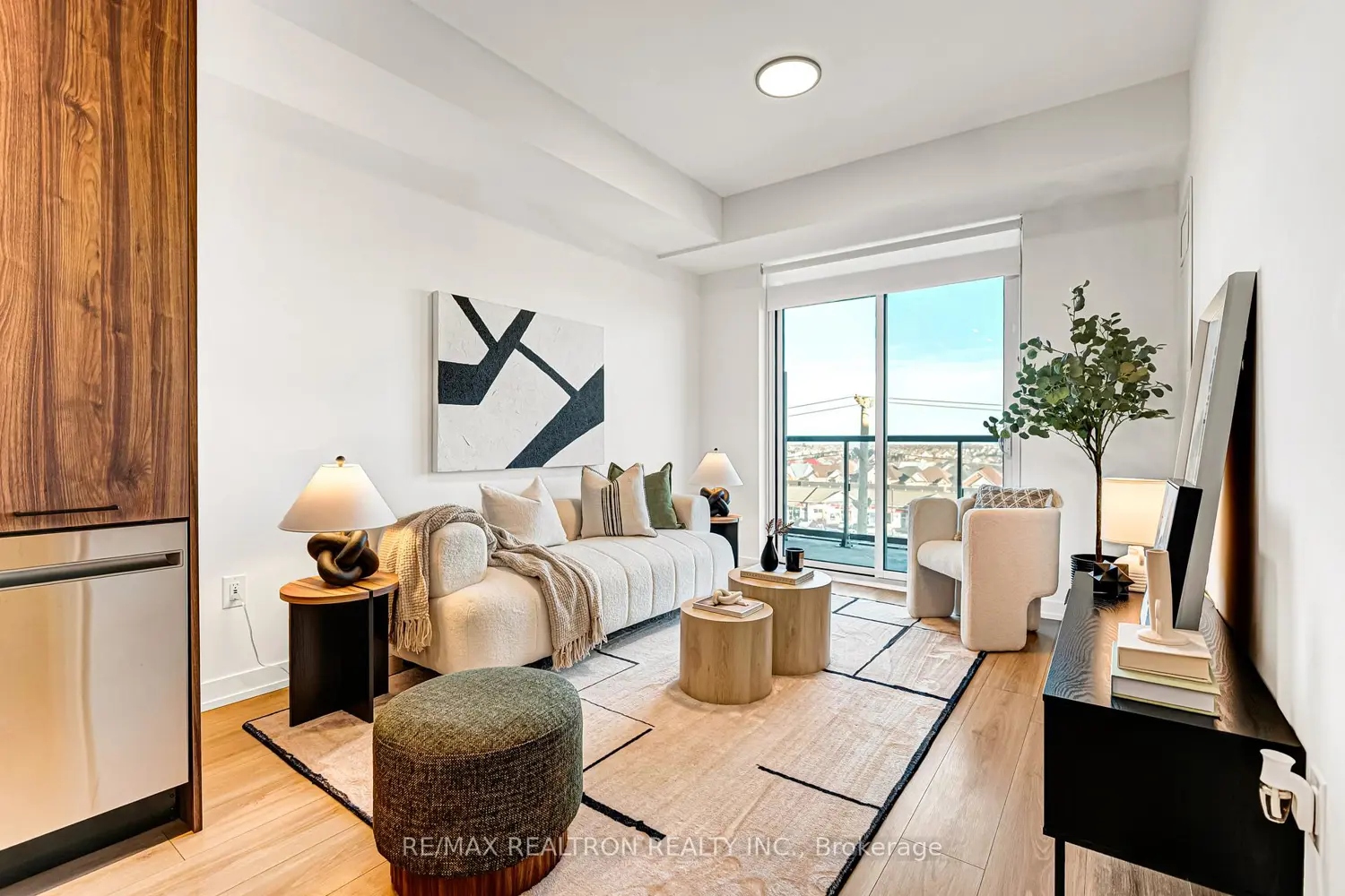 Additional image 8 of 10 Lagerfeld Drive 511