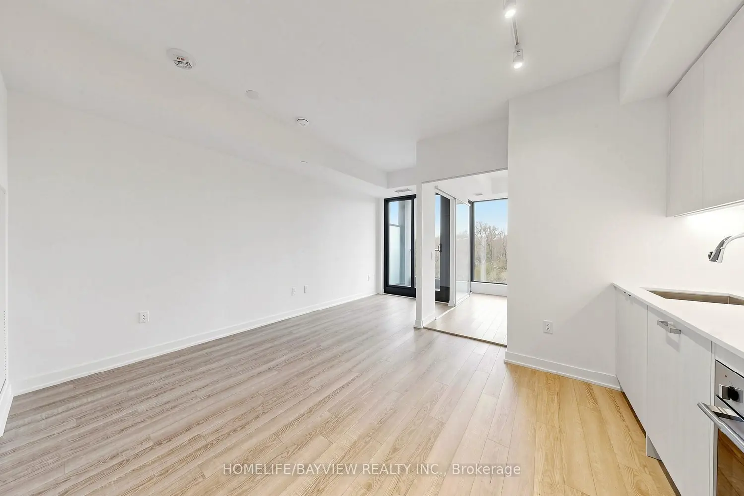 Additional image 13 of 250 Lawrence Avenue 605