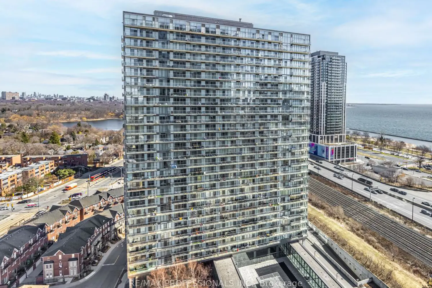 Additional image 16 of 105 The Queensway 2113
