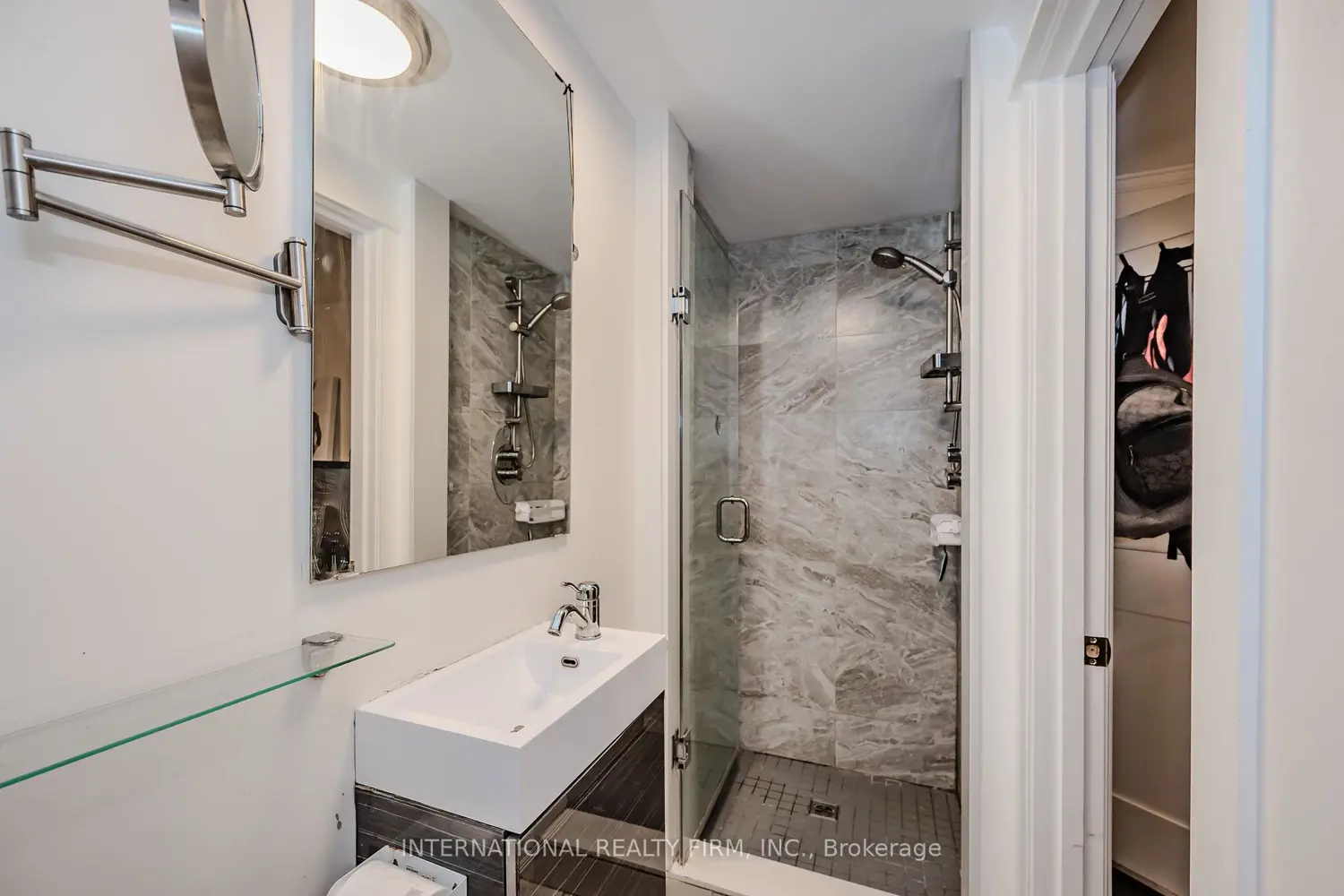 Additional image 17 of 76 Thirty Fifth Street