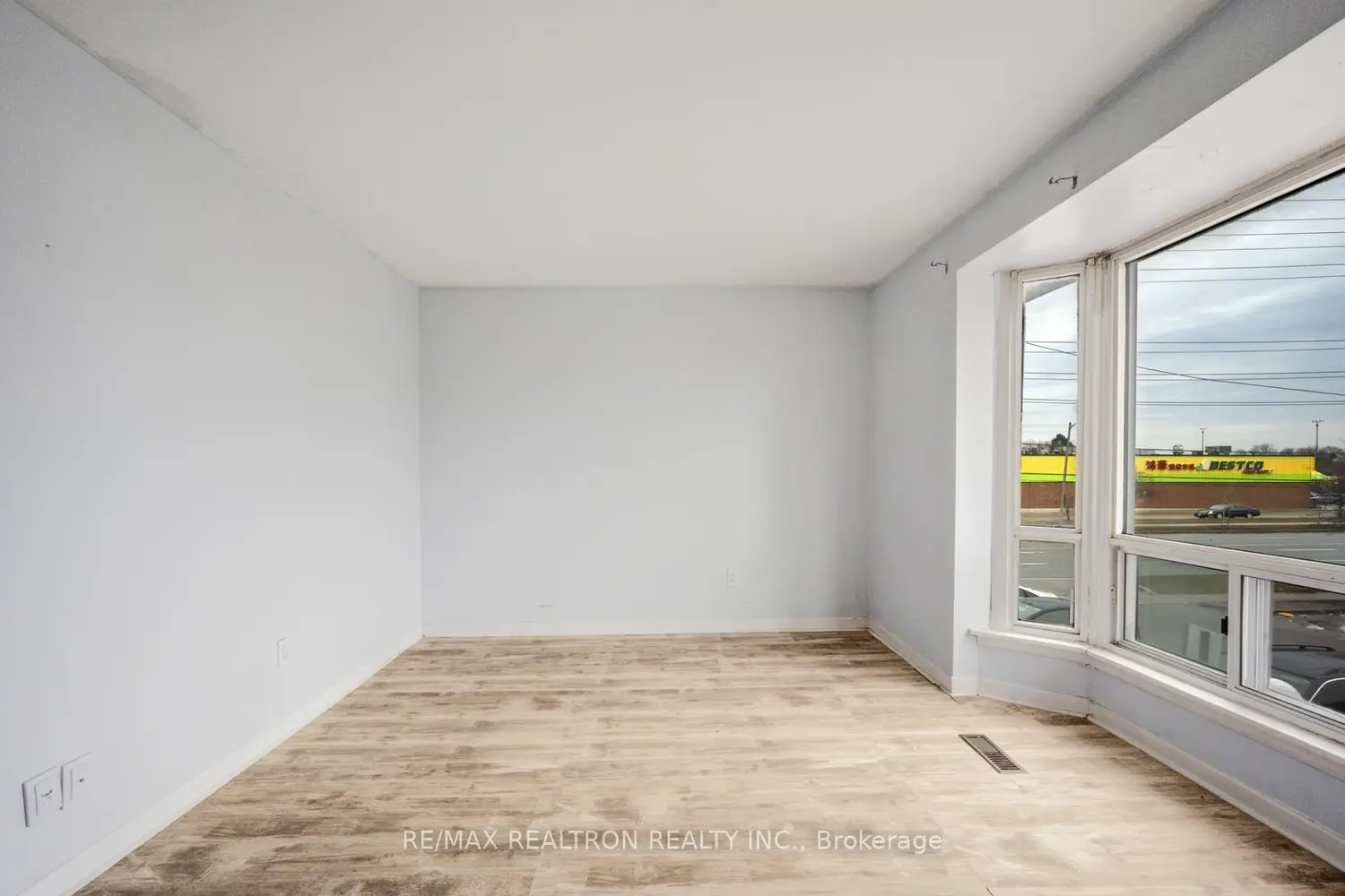 Additional image 7 of 250 John Garland Boulevard 106