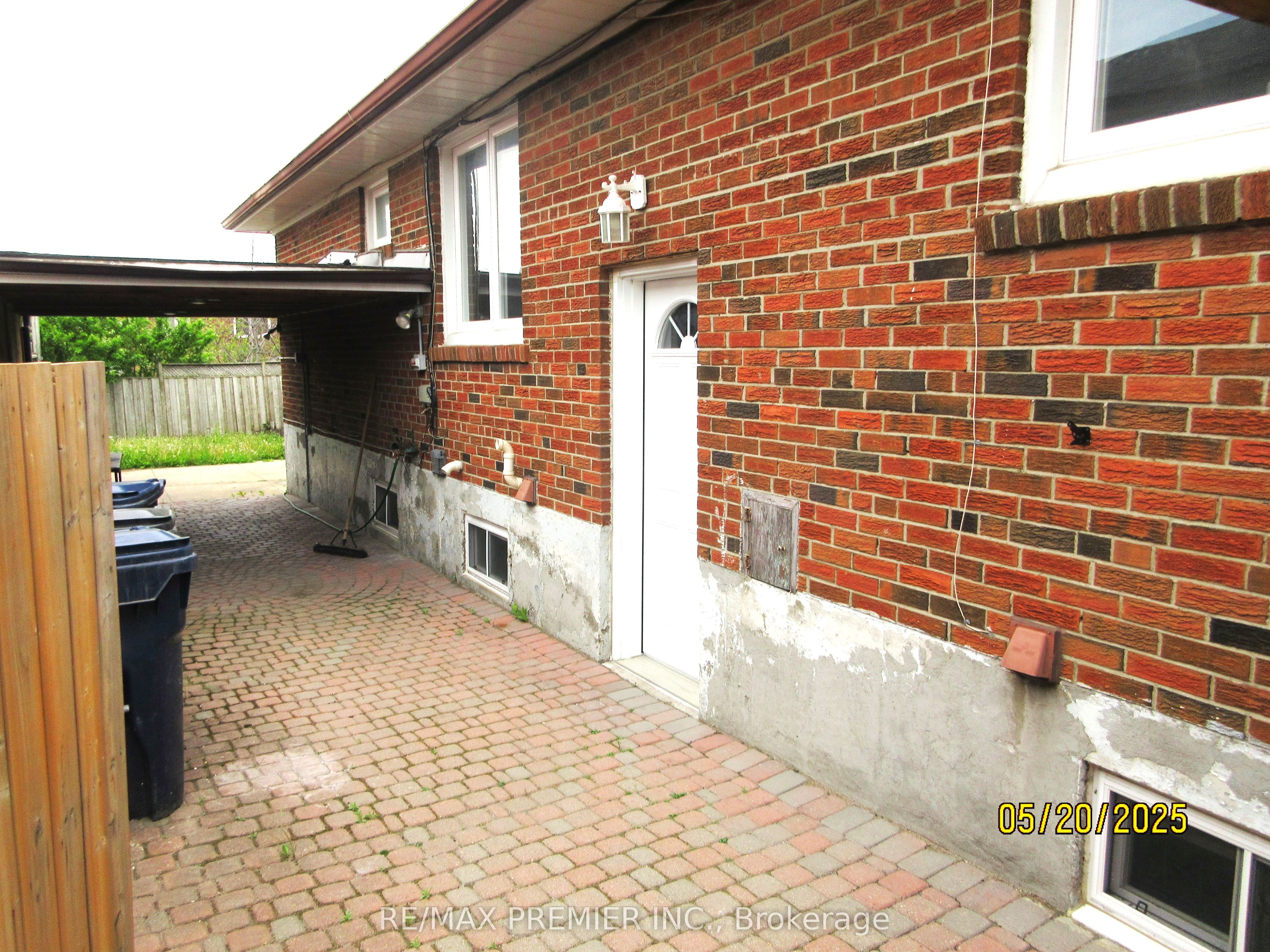 Additional image 2 of 100 Snowood Court, Toronto, ON, M3N 1E8