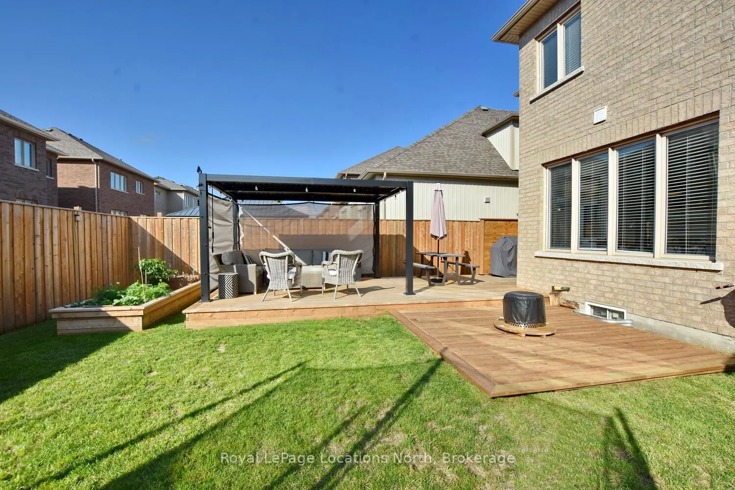 48 Mclean Avenue photo 5