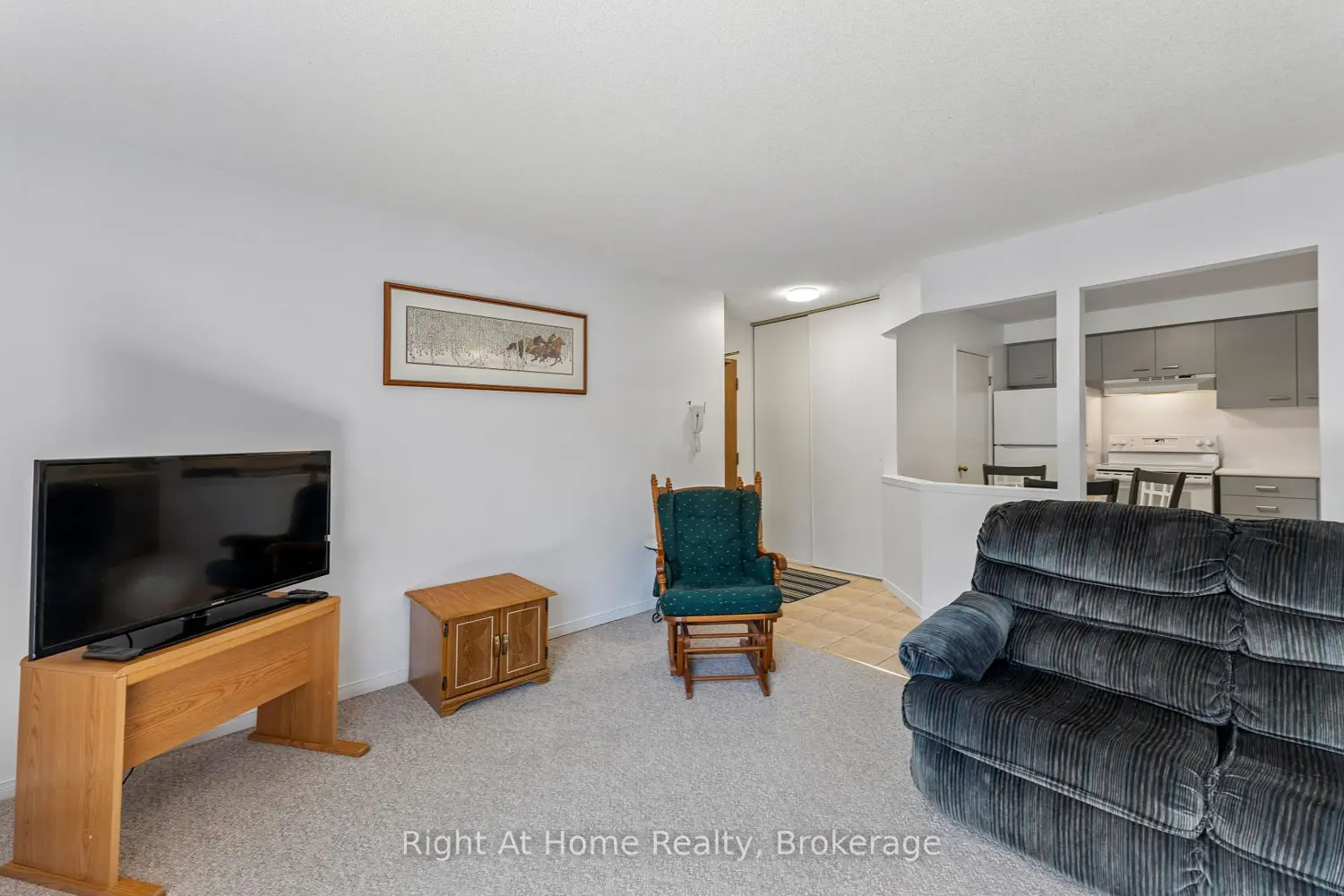 Additional image 4 of 565 Greenfield Avenue 310