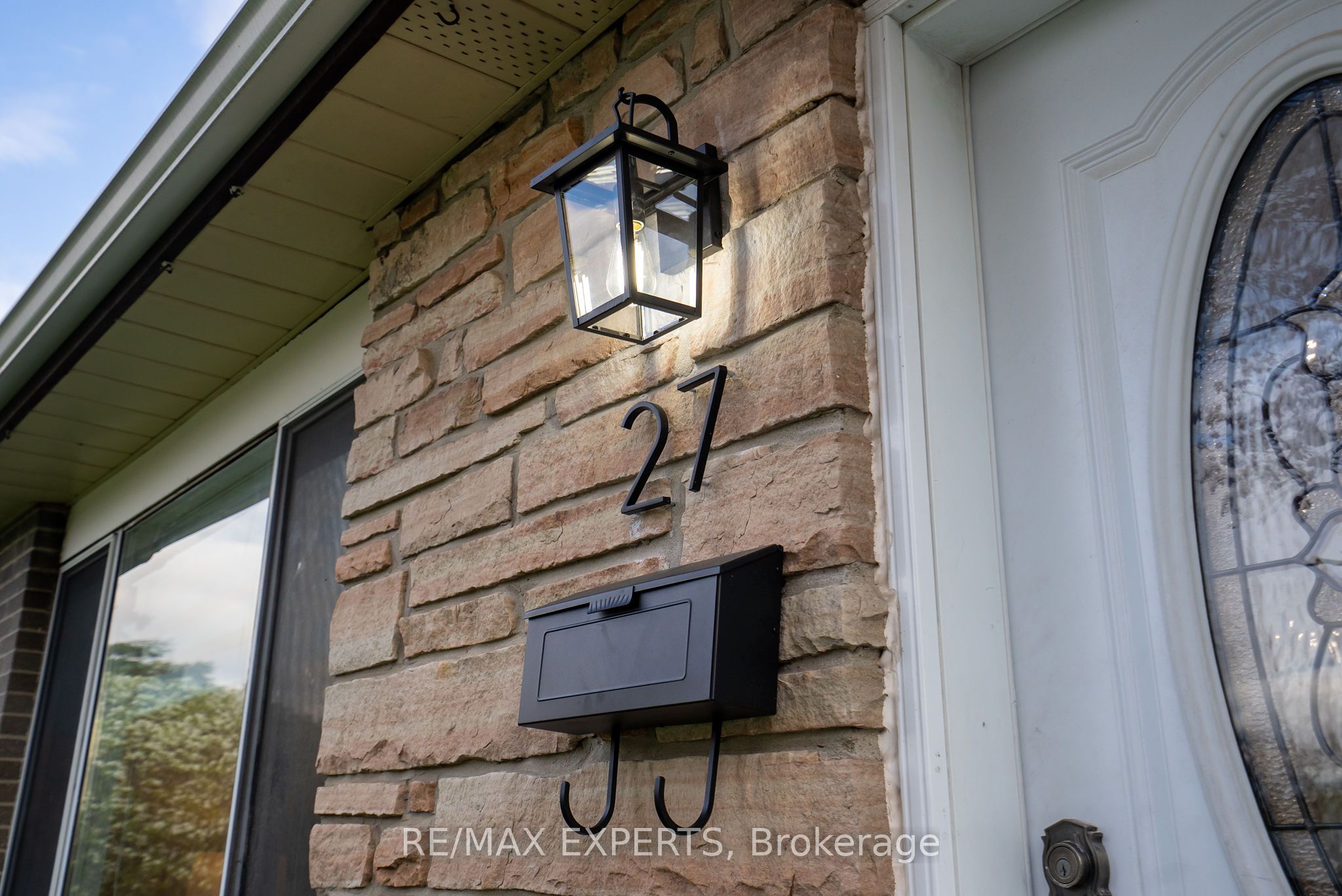 27 Fallingdale Crescent, Brampton, ON, L6T 3J5 photo 3
