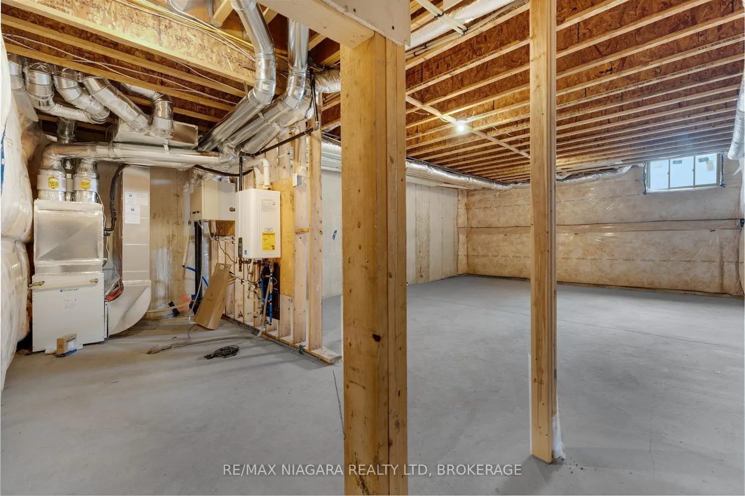 Additional image 20 of 6200 Curlin Crescent