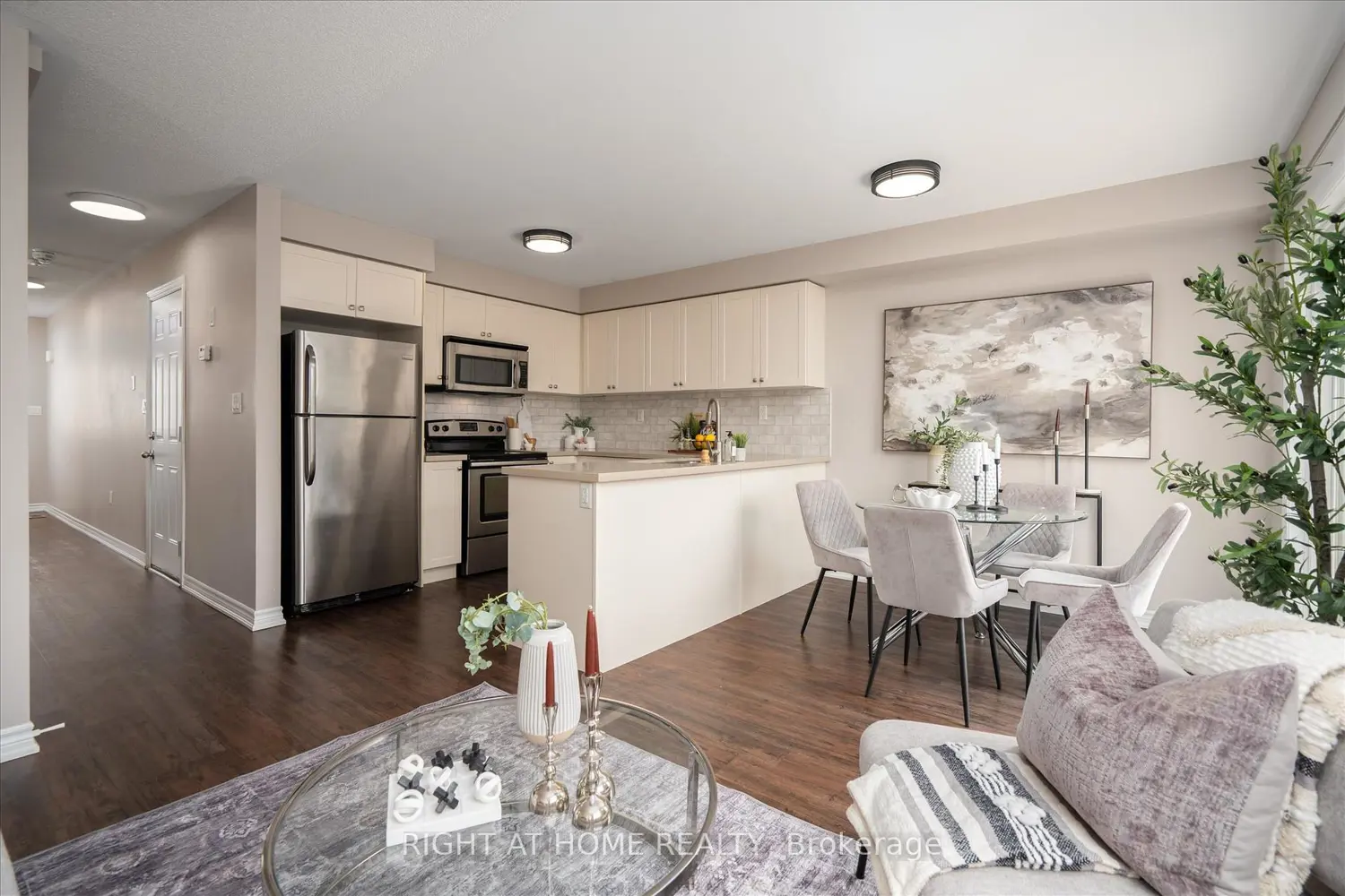 40 Markham Trail