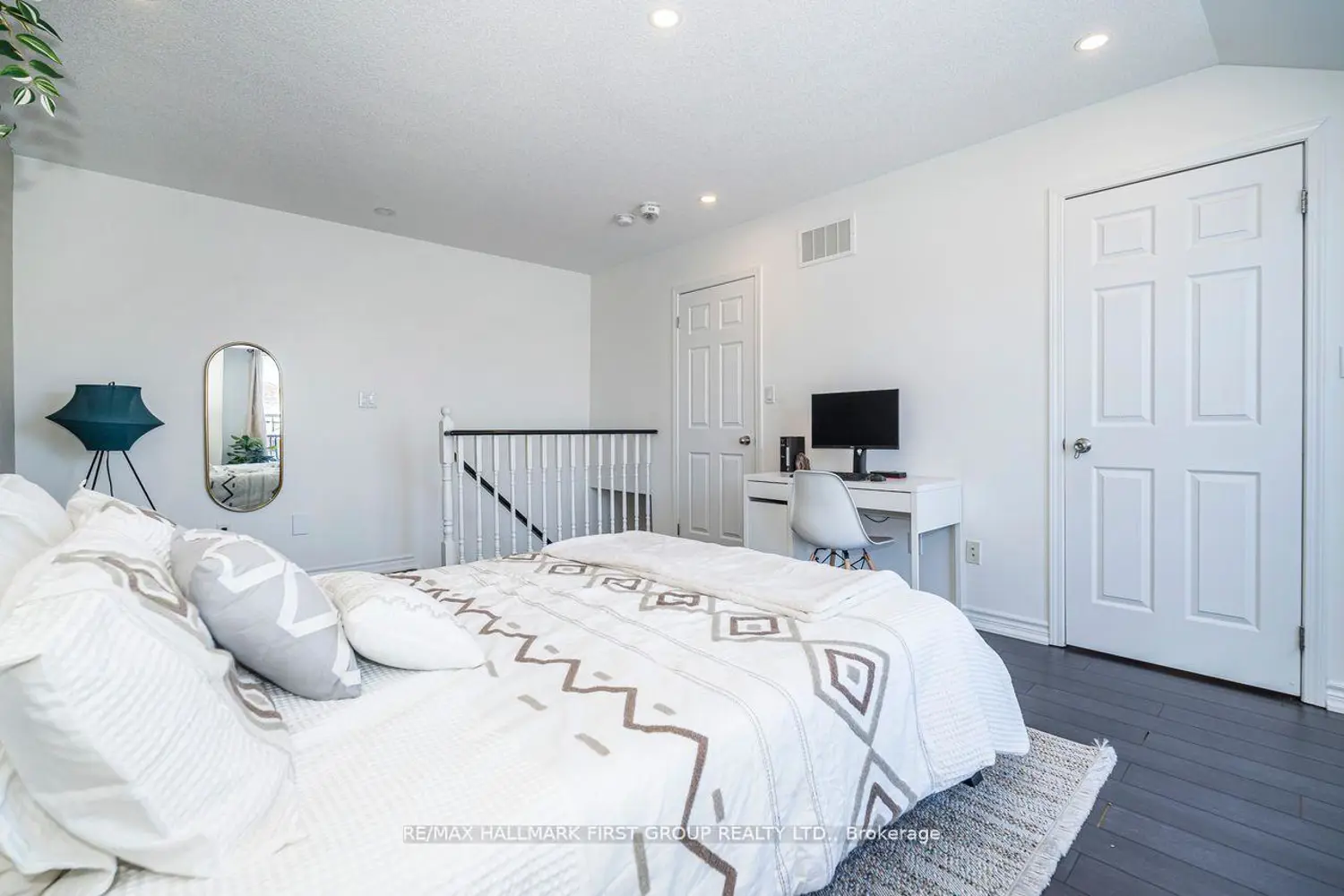 Additional image 16 of 1040 Elton Way 10
