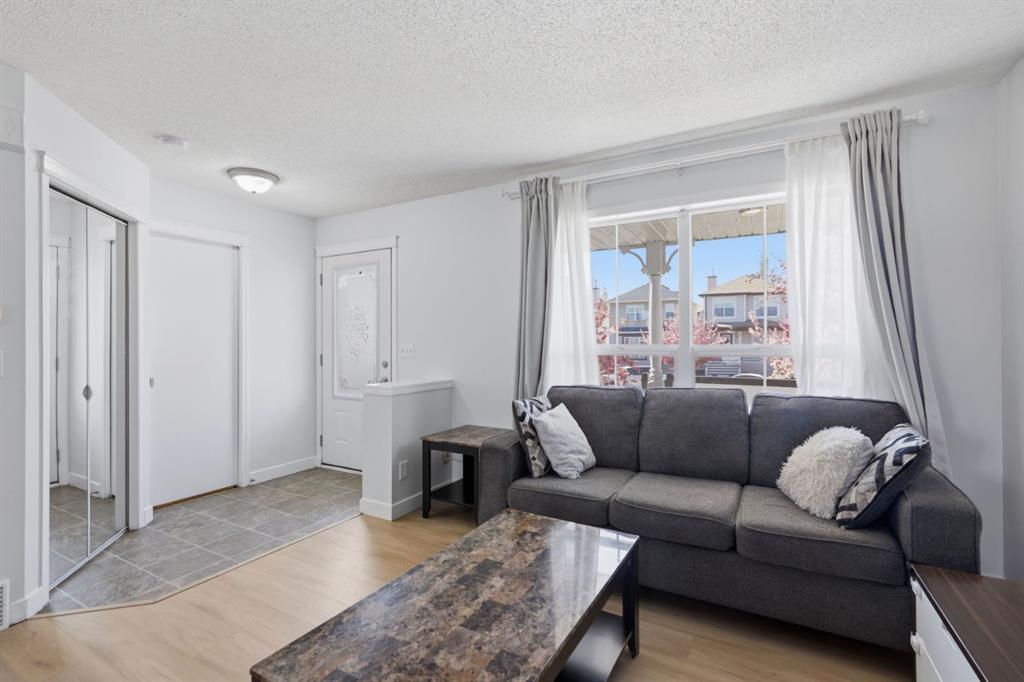 Additional image 4 of 80 Prestwick Bay SE, Calgary, AB, T2Z 4S4