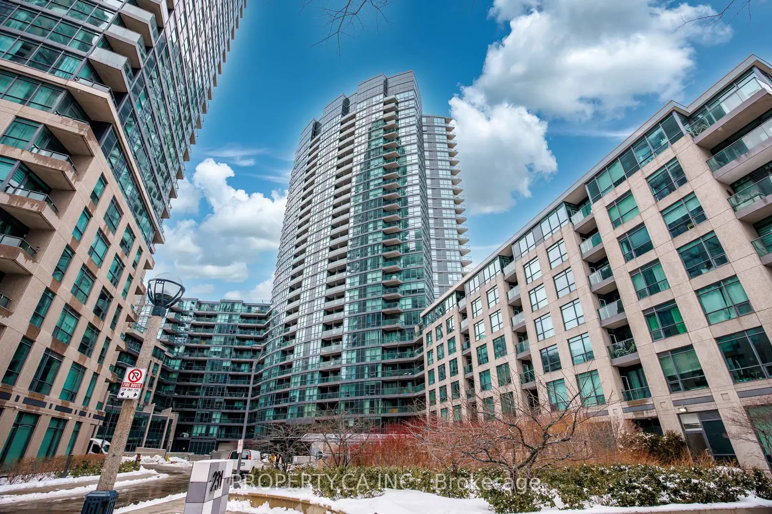 Additional image 18 of 231 Fort York Boulevard 223