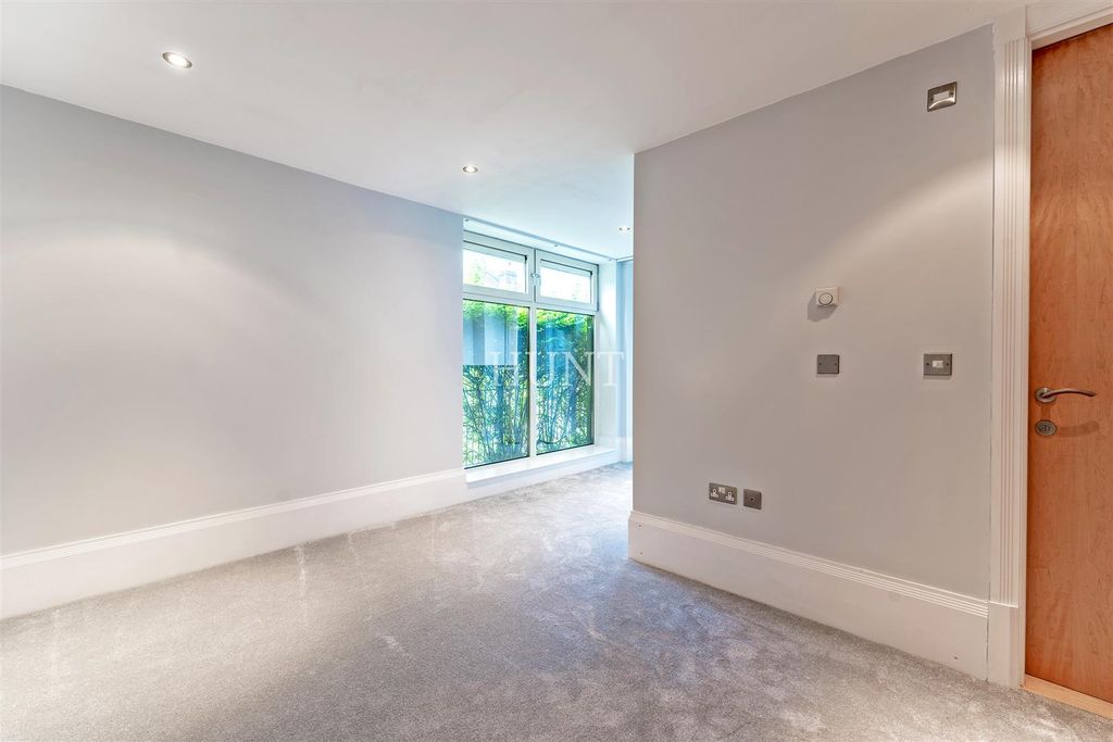 Additional image 12 of 2 bed flat to rentThe Atrium, Lower Queens Road, Buckhurst Hill IG9