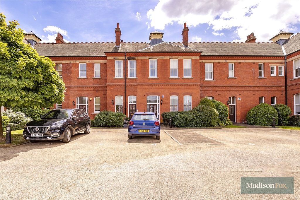 Additional image 15 of 3 bed flat to rentAlexandra House, Richmond Drive, Woodford Green, Essex IG8