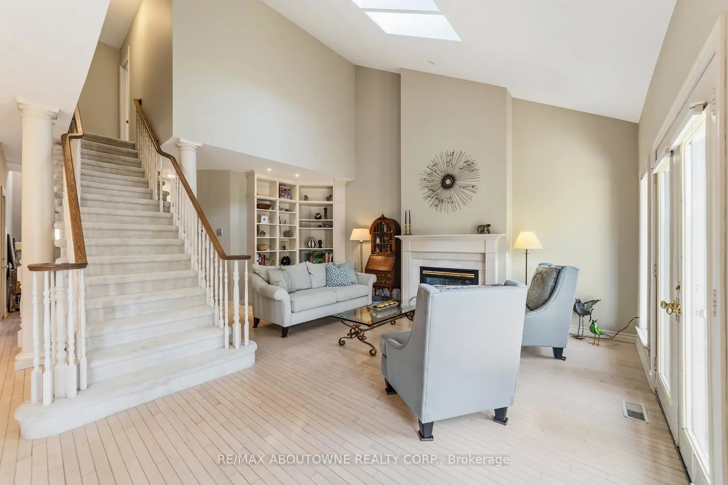 575 Simcoe Street 12 photo 5