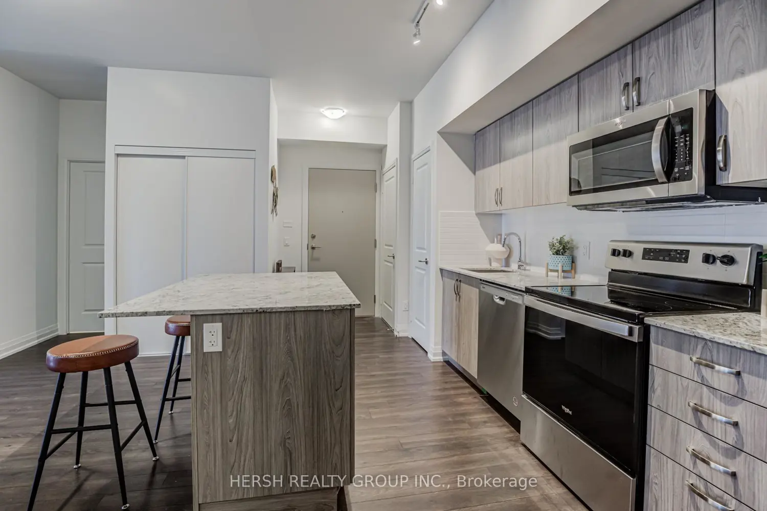 Additional image 2 of 10 Meadowglen Place 201