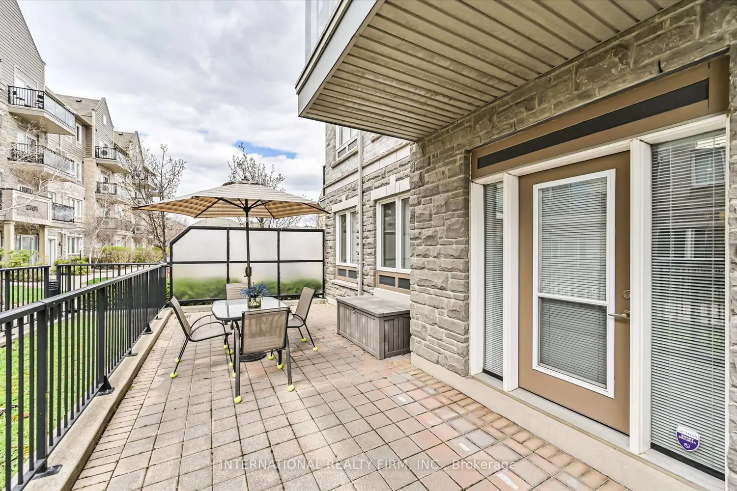 Additional image 19 of 3075 Thomas Street 111