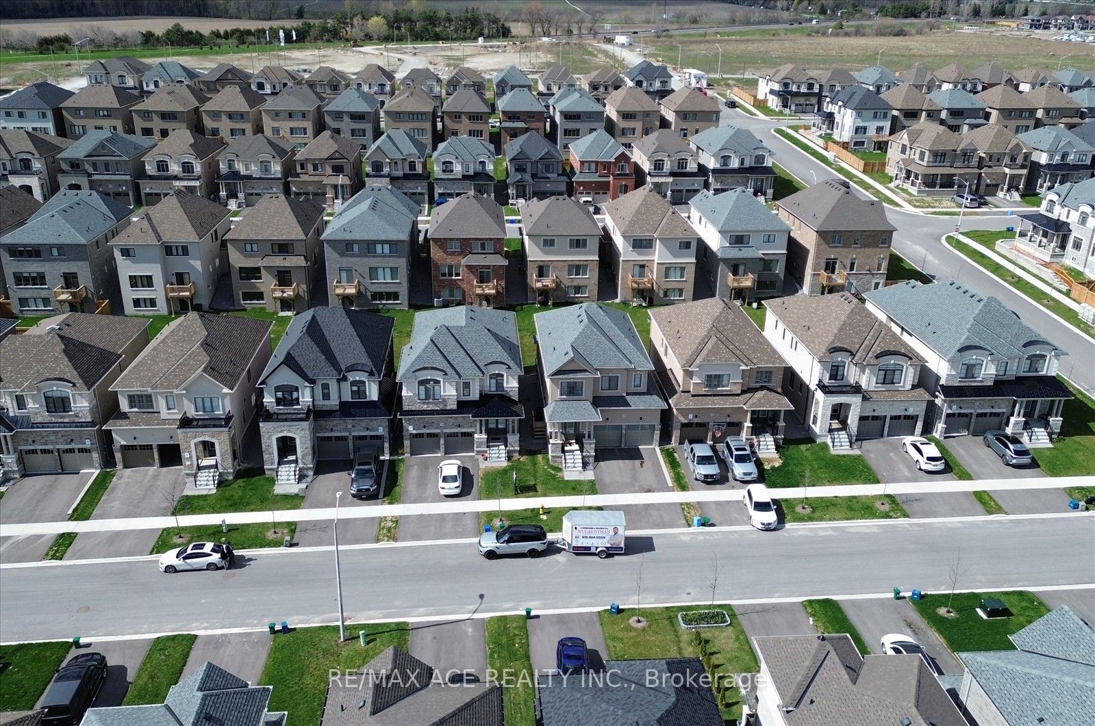 Additional image 4 of 218 Flood Avenue, Clarington, ON, L1B 0W6