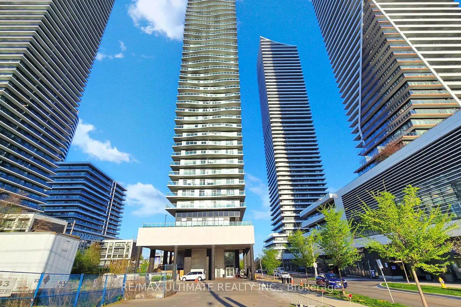33 Shore Breeze Drive 1003