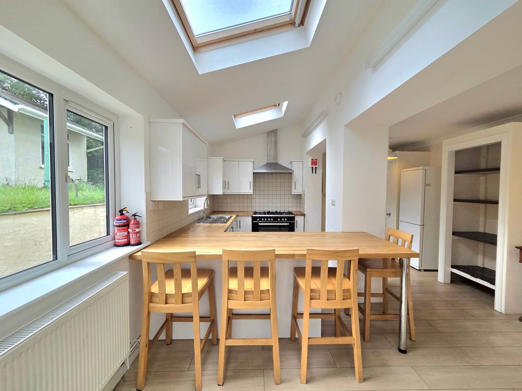 Additional image 2 of 4 bed property to rentMeadowbank Road, Falmouth TR11