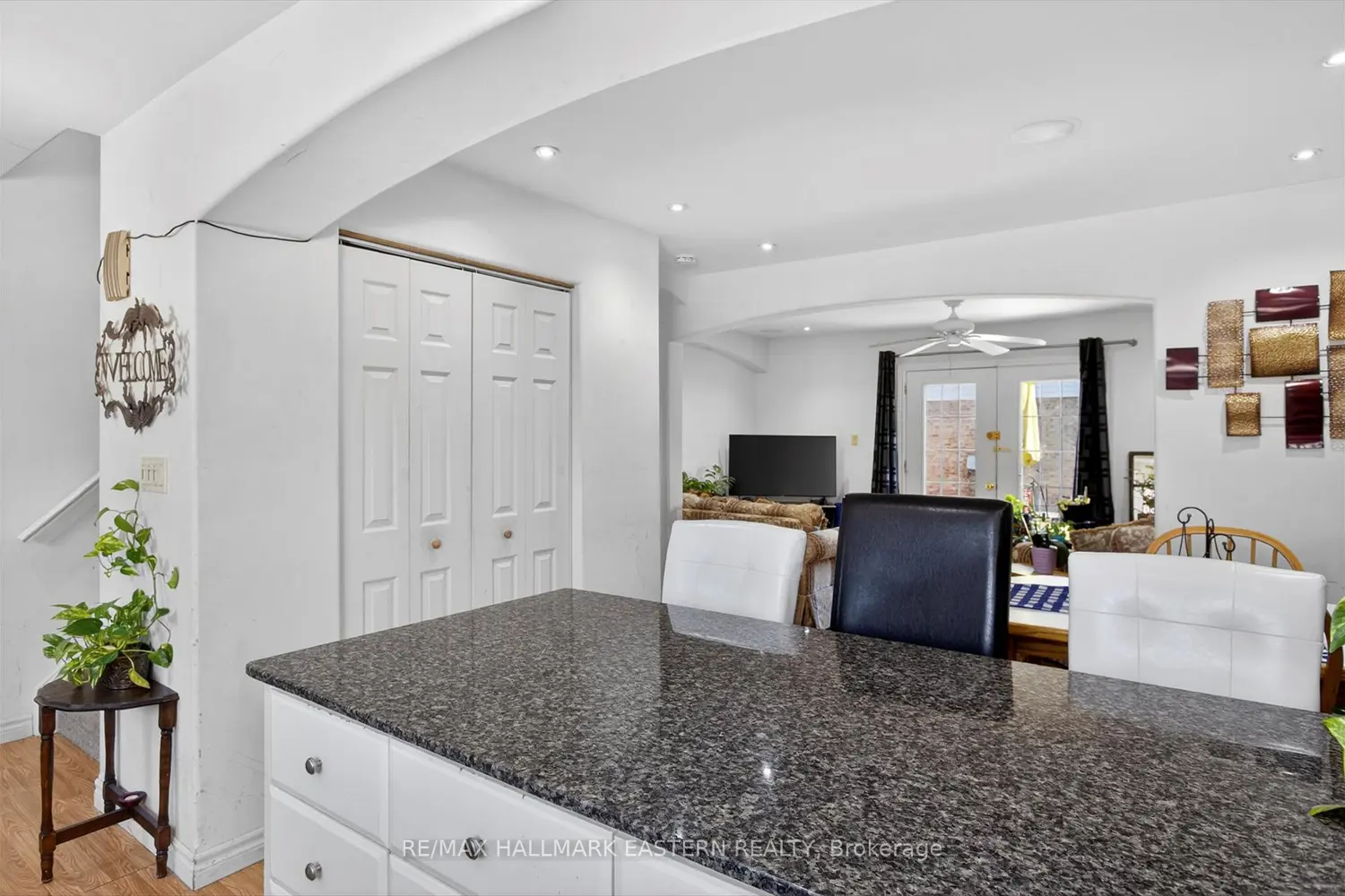 Additional image 3 of 996 Sydenham Road #33