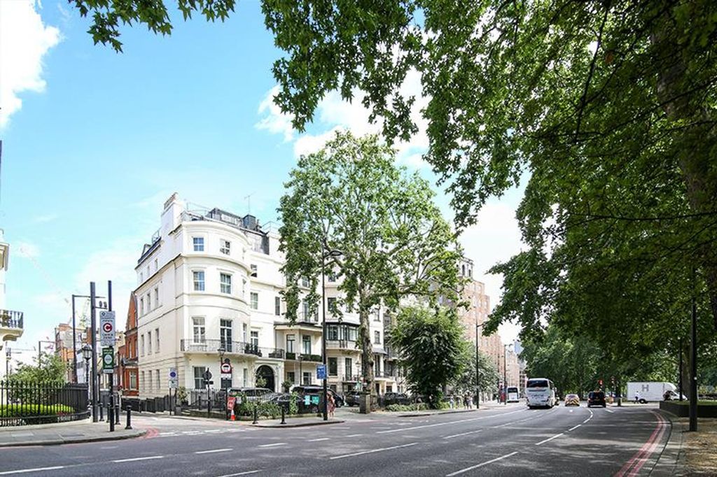 Additional image 21 of 4 bed flat to rentPark Lane, London W1K