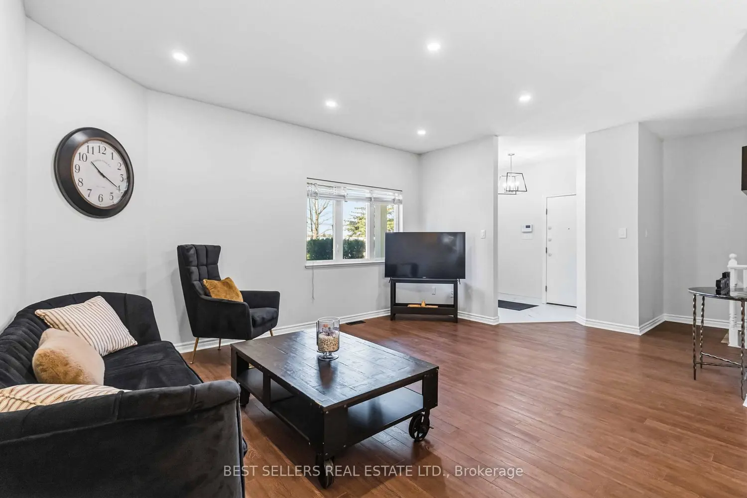 Additional image 5 of 1 Ferndown Crescent 1