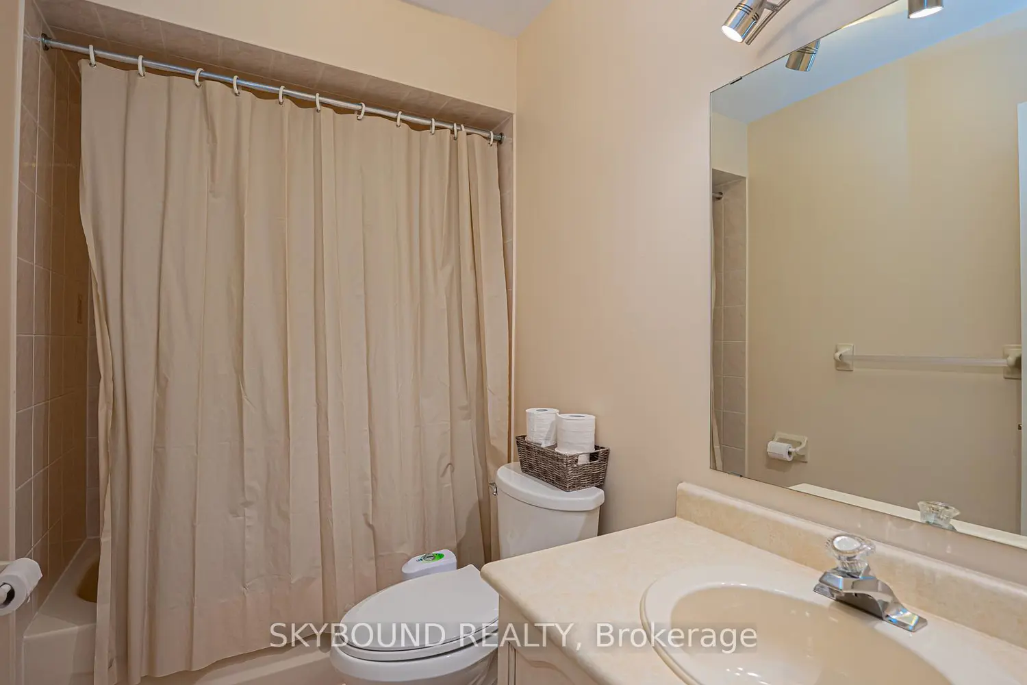 Additional image 14 of 1588 South Parade Court 43