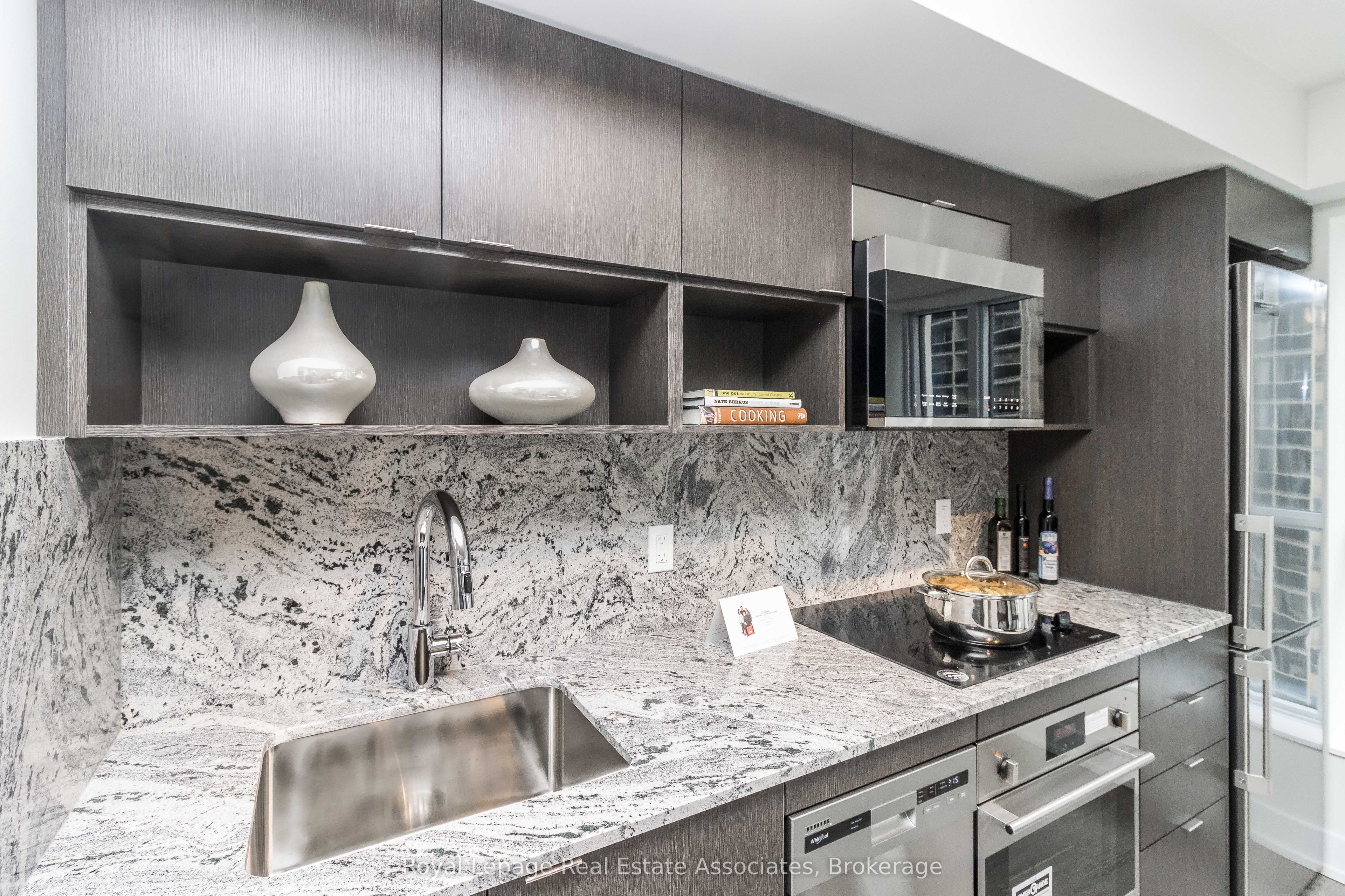 Additional image 5 of 1325-9 Mabelle Avenue, Toronto, ON, M9A 0E1