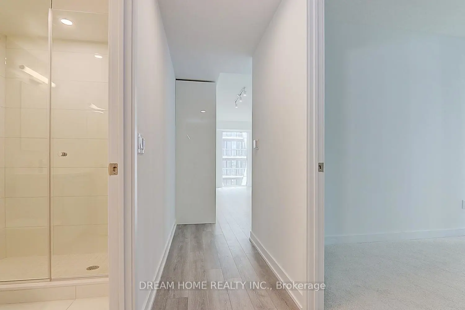 Additional image 4 of 238 Simcoe Street 1608