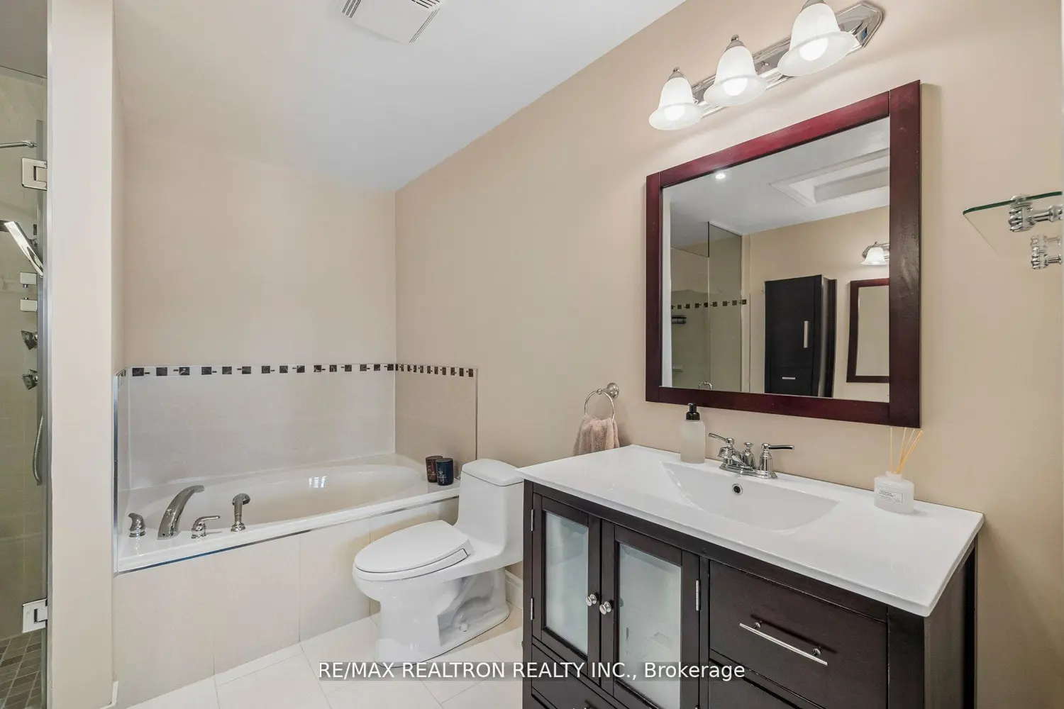 Additional image 8 of 8909 Bathurst Street 5