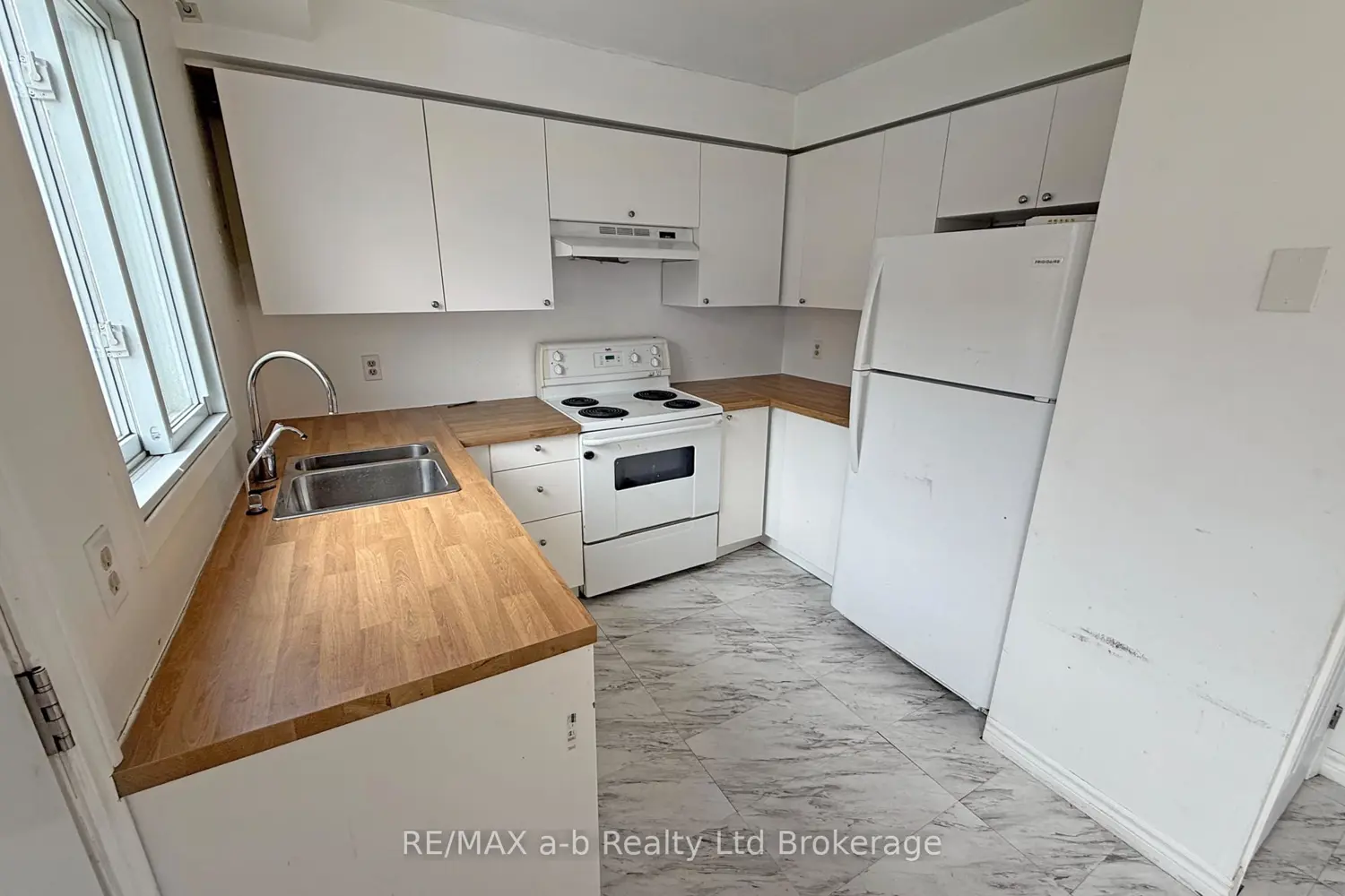 Additional image 4 of 394 Springbank Avenue 4