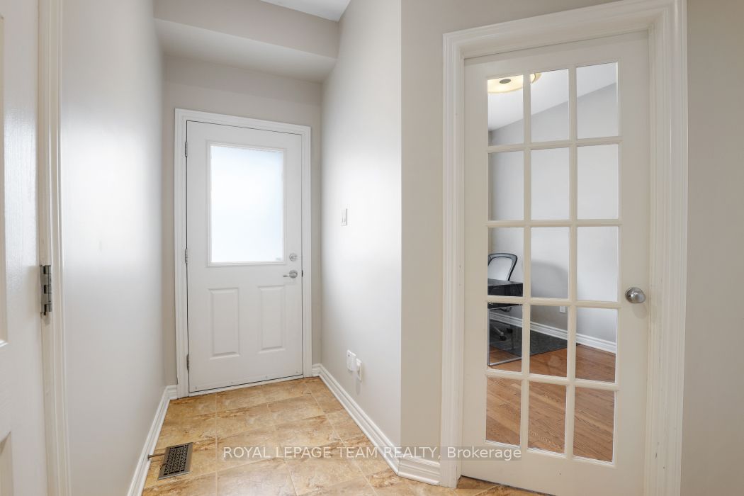 Additional image 4 of 406 Pillett Street, Ottawa, ON, K2J 5S3