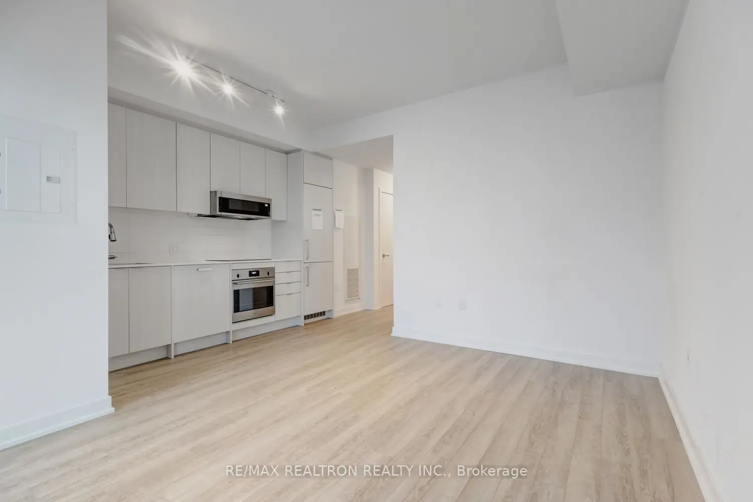 Additional image 11 of 250 Lawrence Avenue 416